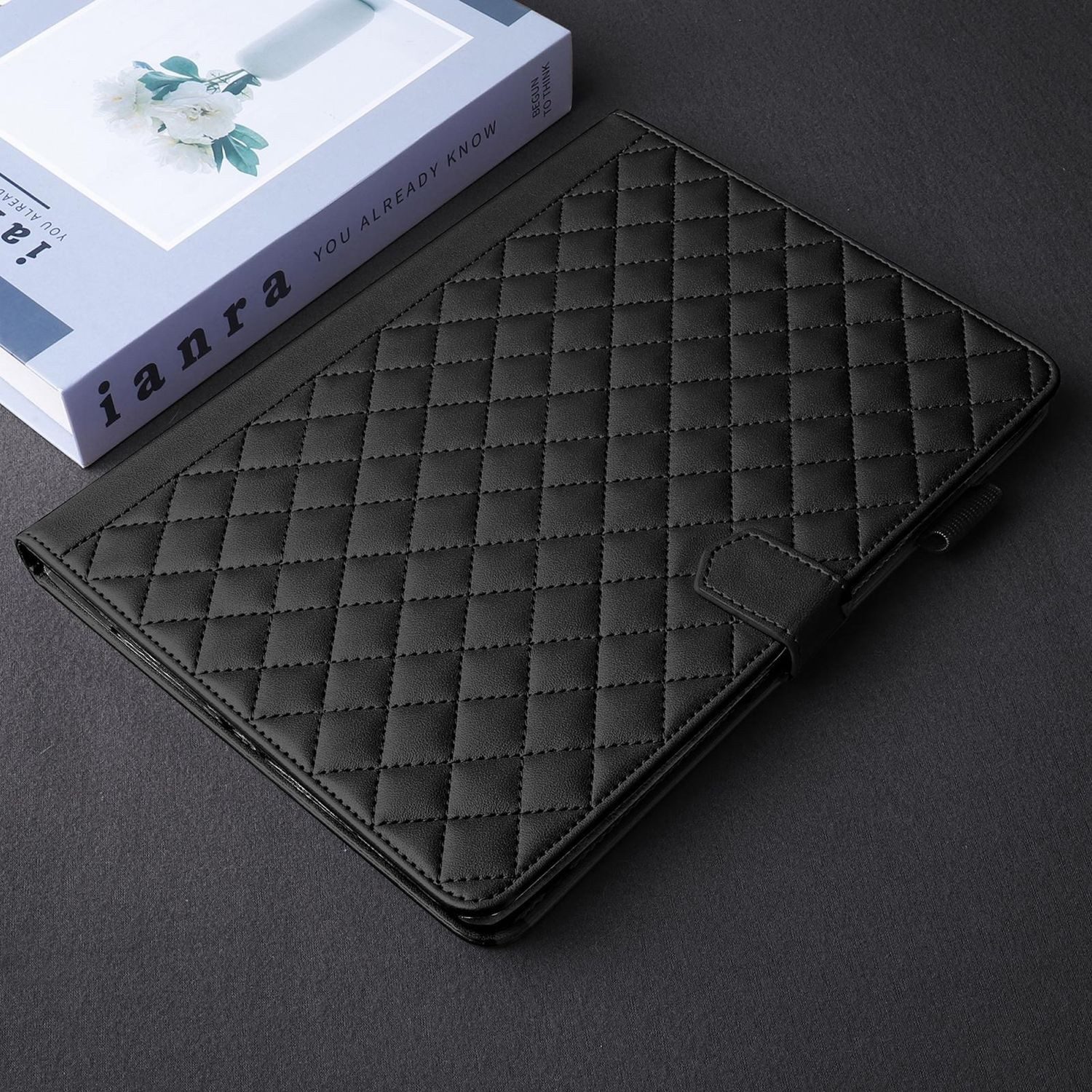 Wigento Tablet-Hülle Für Samsung Galaxy Tab S10 FE Plus Design Kunstleder Hülle Schwarz, Kunstlederhülle mit Rhombus-Textur und Standfunktion