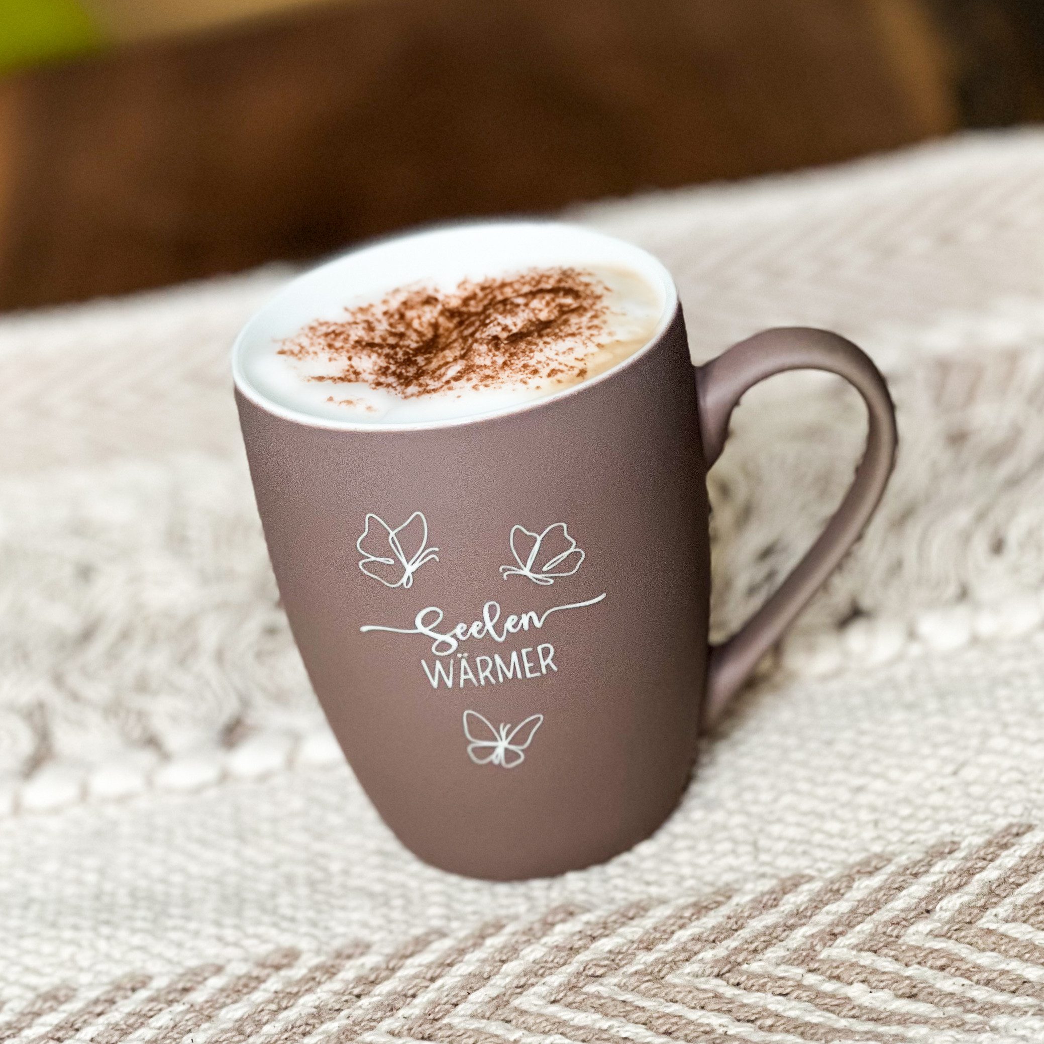 Spruchreif® Tasse SOFT-TOUCH-Tasse mit beidseitiger Gravur, Geschenkidee Teeliebhaber – Bild 2 von 4