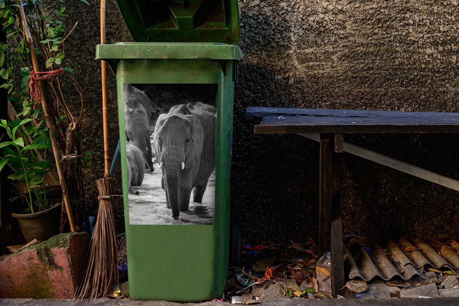 (1 - Wandsticker weiß Mülleimer-aufkleber, Container, und MuchoWow Sticker, Elefant - Mülltonne, Schwarz Wasser St), Abfalbehälter Tiere -