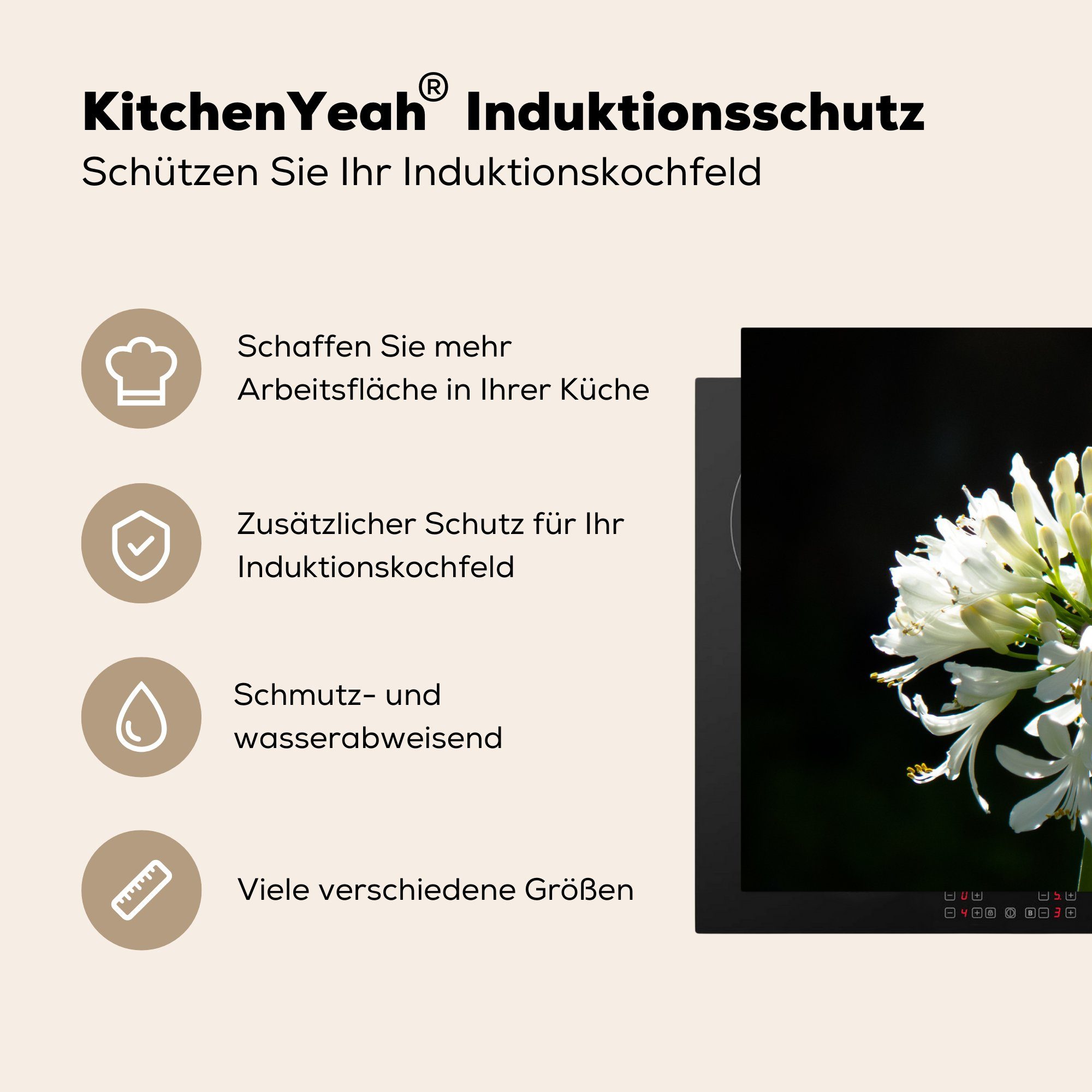 Ceranfeldabdeckung MuchoWow Herdblende-/Abdeckplatte vor Hintergrund, dunklen cm, tlg), Ein küche, einem weißer Agapanthus (1 die 71x52 Induktionskochfeld Schutz blühender für Vinyl,