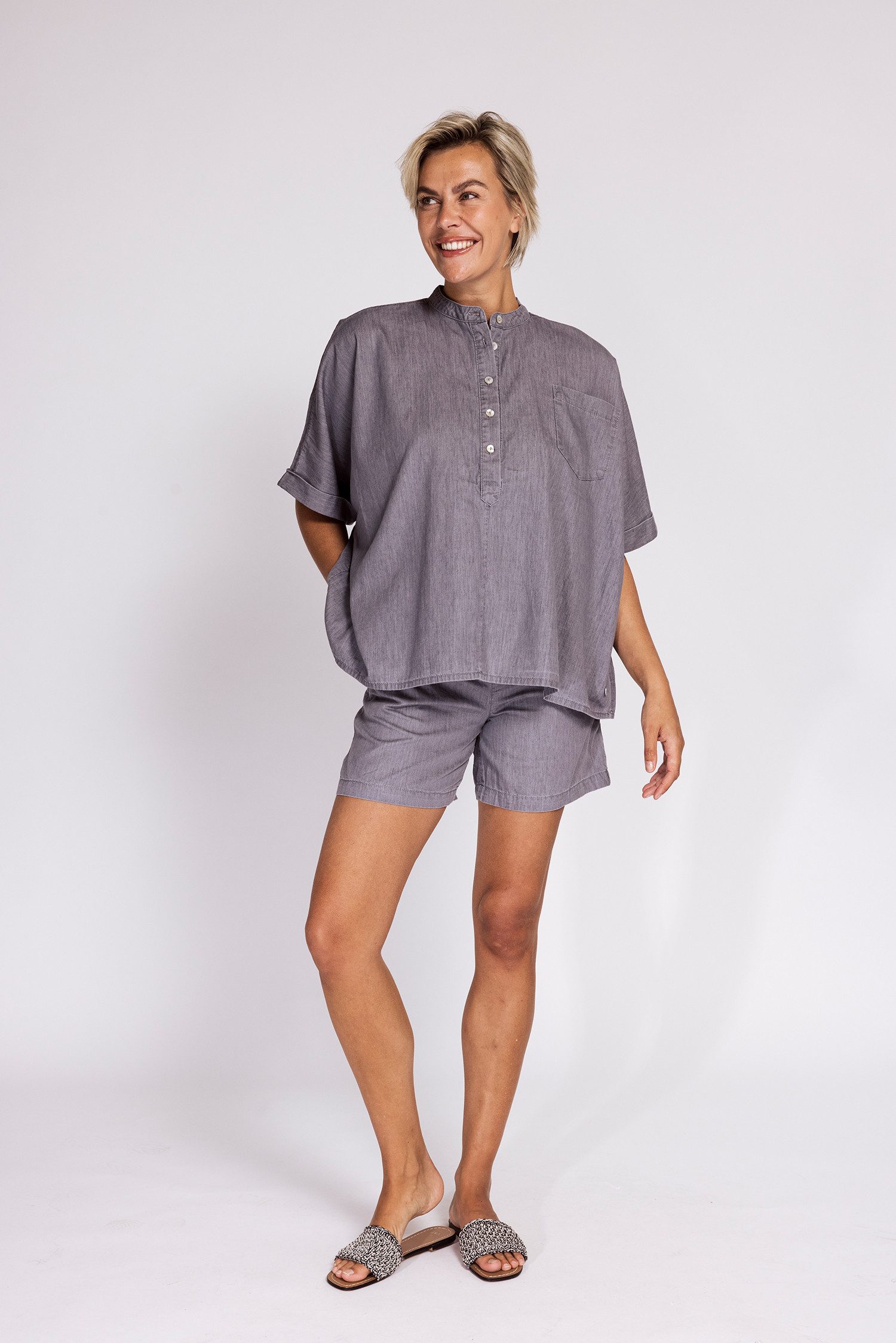 Zhrill Shorts PAOLA shorts denim look gerade Passform, für entspannte Sommertage, aus Baumwolle – Bild 4 von 5