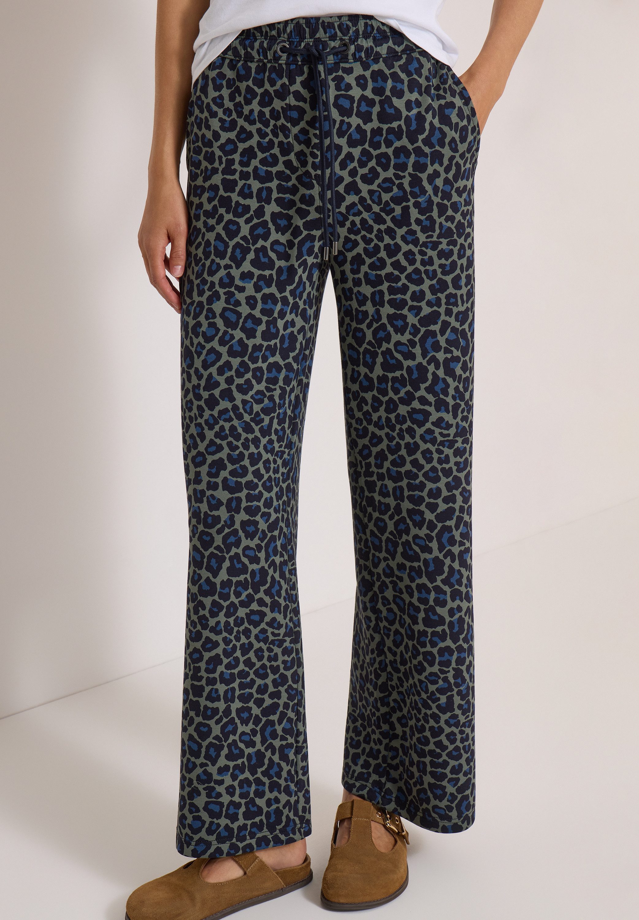 CECIL Stoffhose Style Neele Viskosemix in Silk-Touch-Qualität, Elastikbund, Animal Print