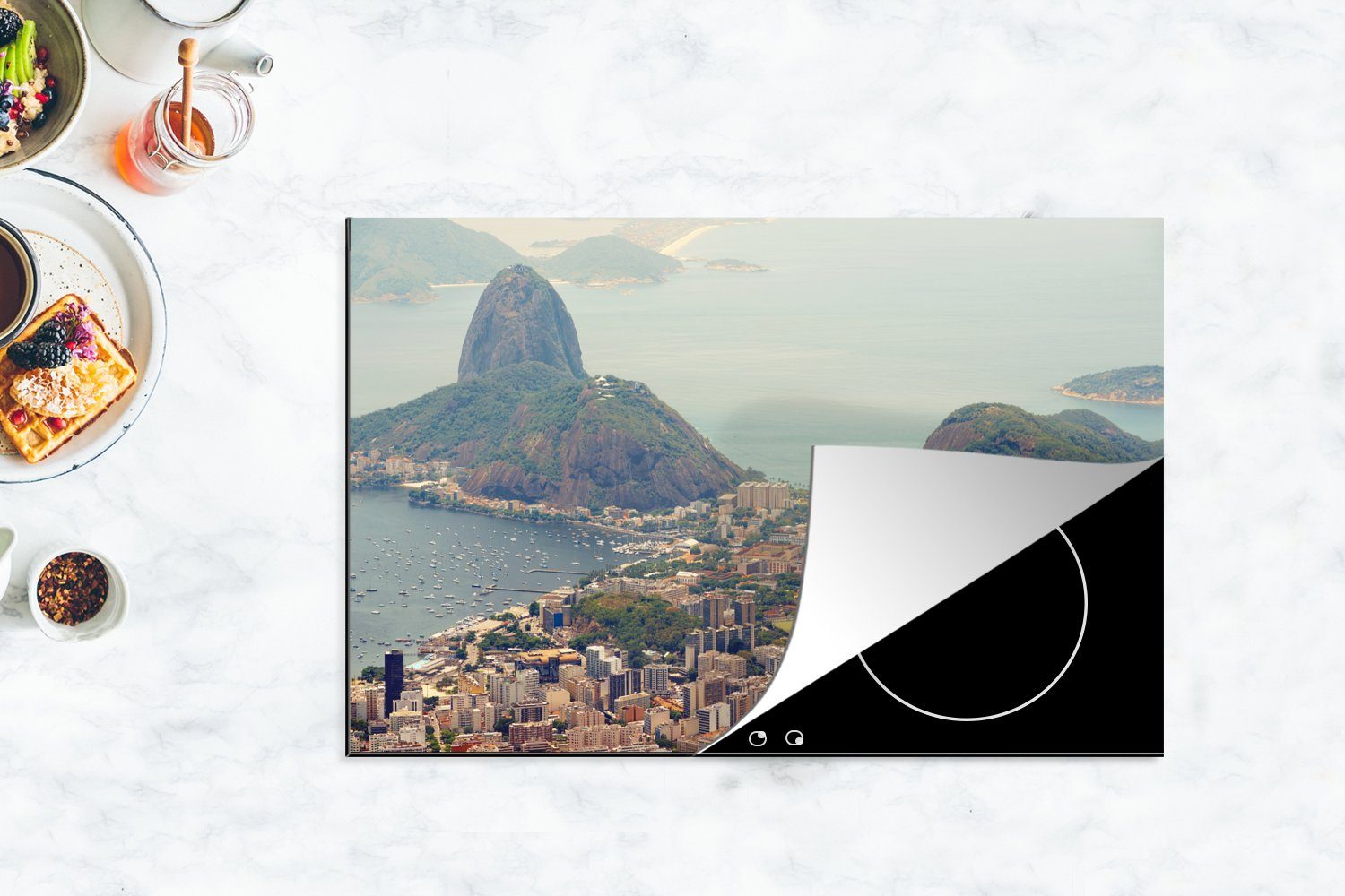 küche, Induktionskochfeld cm, Statue - Ceranfeldabdeckung de Rio für - Janeiro (1 tlg), Vinyl, Skyline, Herdblende-/Abdeckplatte 81x52 Schutz MuchoWow die