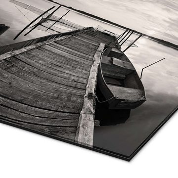 Posterlounge XXL-Wandbild Frank Herrmann, Holzsteg am See mit Fischerboot - schwarzweiss, Badezimmer Maritim Fotografie