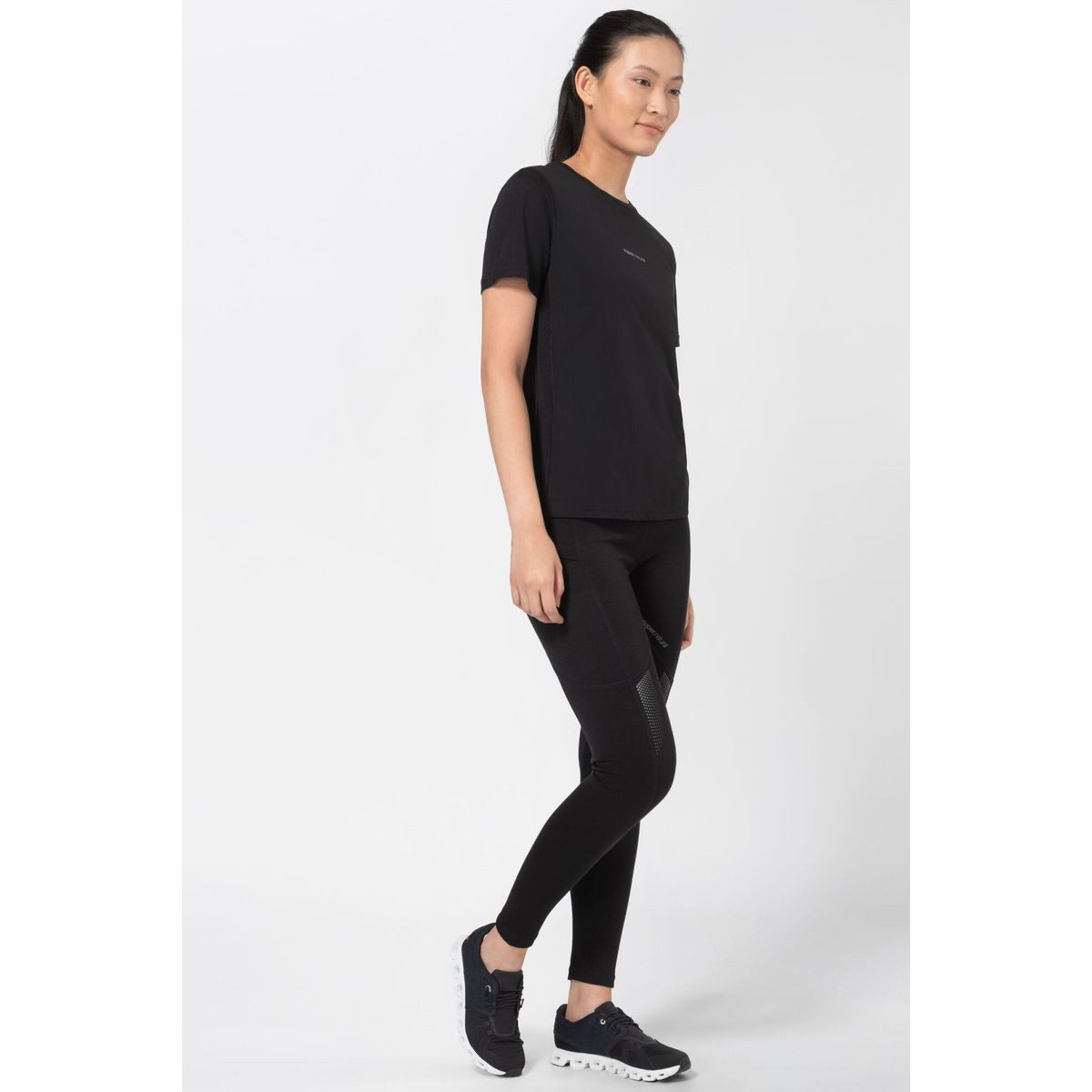 SUPER.NATURAL Kurzarmshirt W Windbreaker Tee Perfektes Damen-Outdoor-Shirt mit winddichtem Merino-Mix für