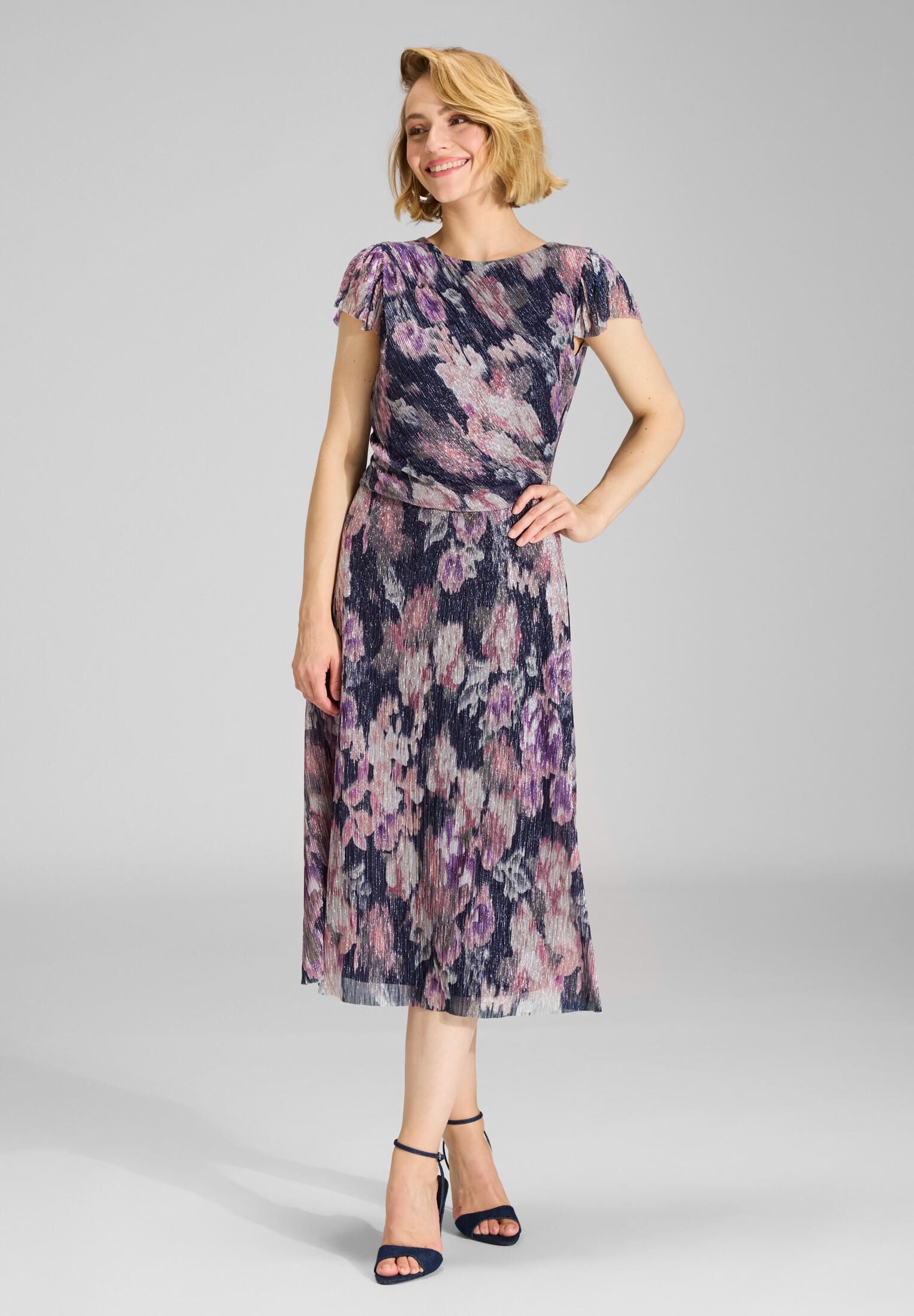 SWING Cocktailkleid Taillierter Schnitt mit fließendem Rockteil