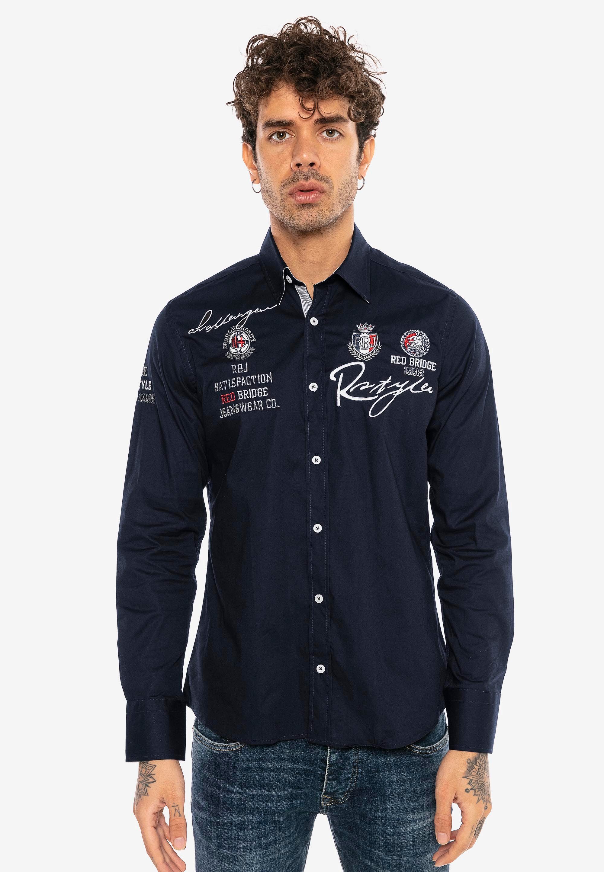 [Wird zu einem supergünstigen Preis angeboten!] RedBridge Langarmhemd Jersey City dunkelblau Stickerei Fit-Schnitt Slim mit im