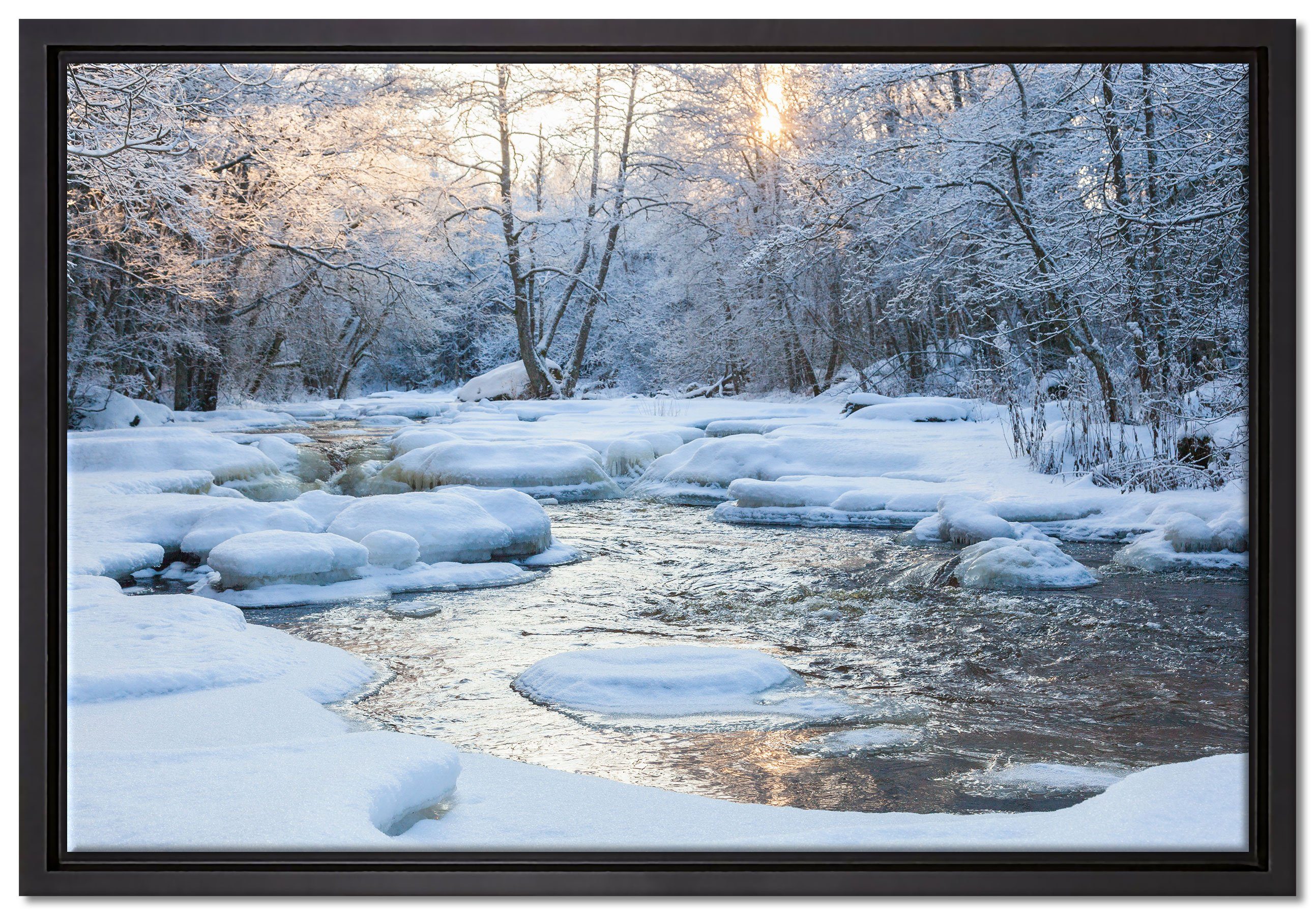 Pixxprint Leinwandbild Bach in Winterlandschaft, Wanddekoration (1 St), Leinwandbild fertig bespannt, in einem Schattenfugen-Bilderrahmen gefasst, inkl. Zackenaufhänger