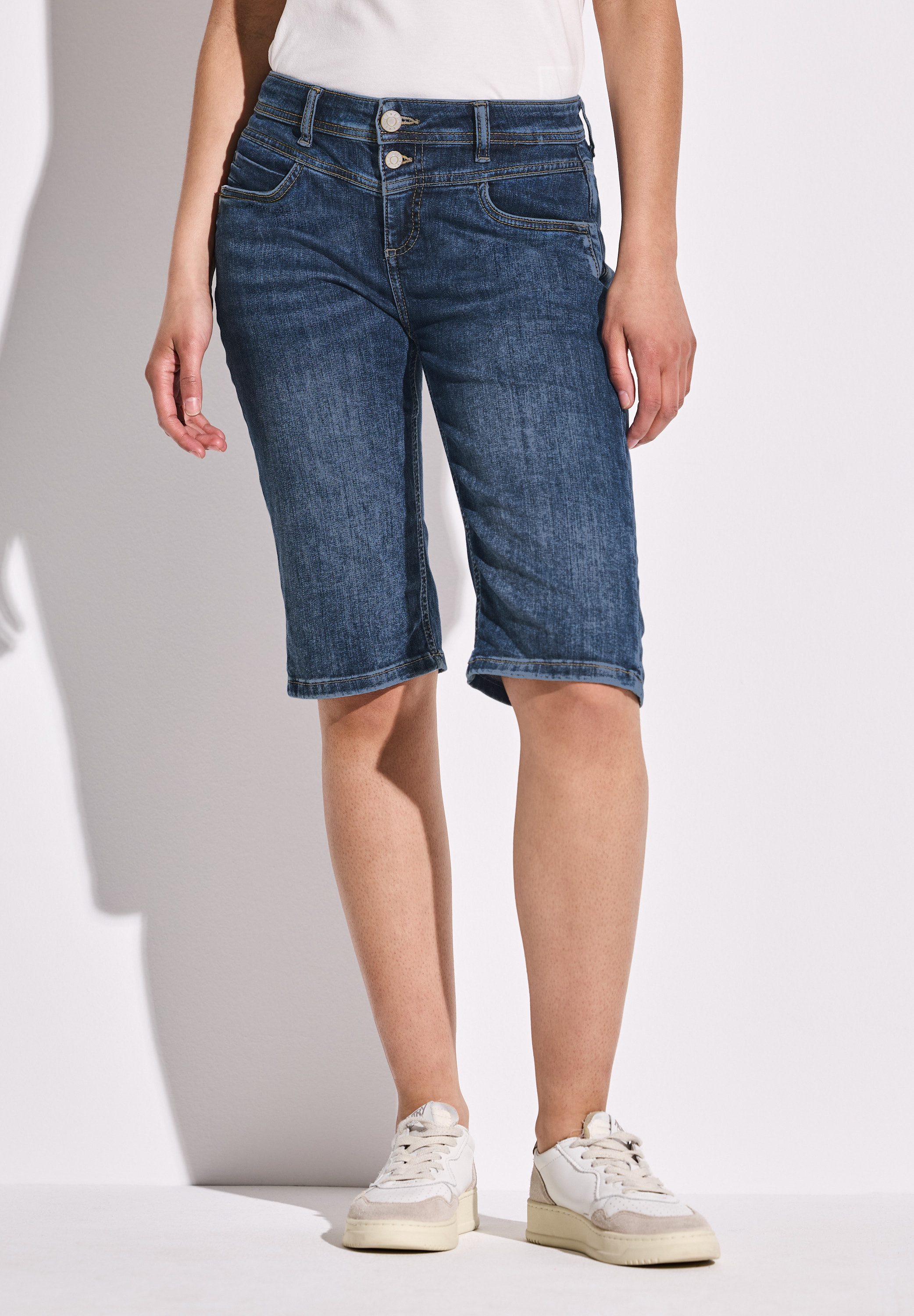 STREET ONE Gerade Jeans in dunkelblauer Waschung