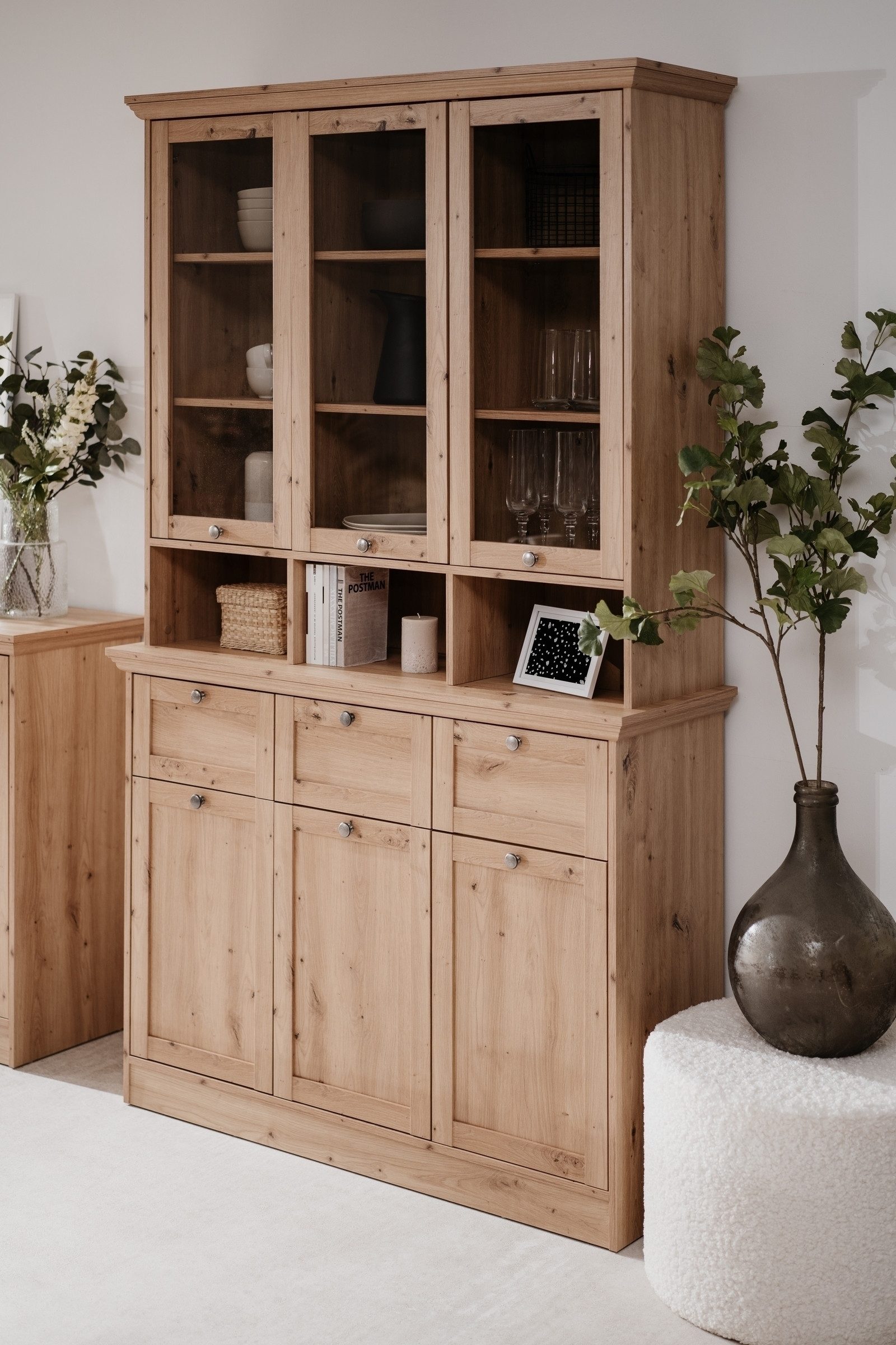 freiraum Buffet Timber Landhaus, 6 Türen, 3 Schübe, Glas / Eiche Dekor - 120x200x40cm (BxHxT)