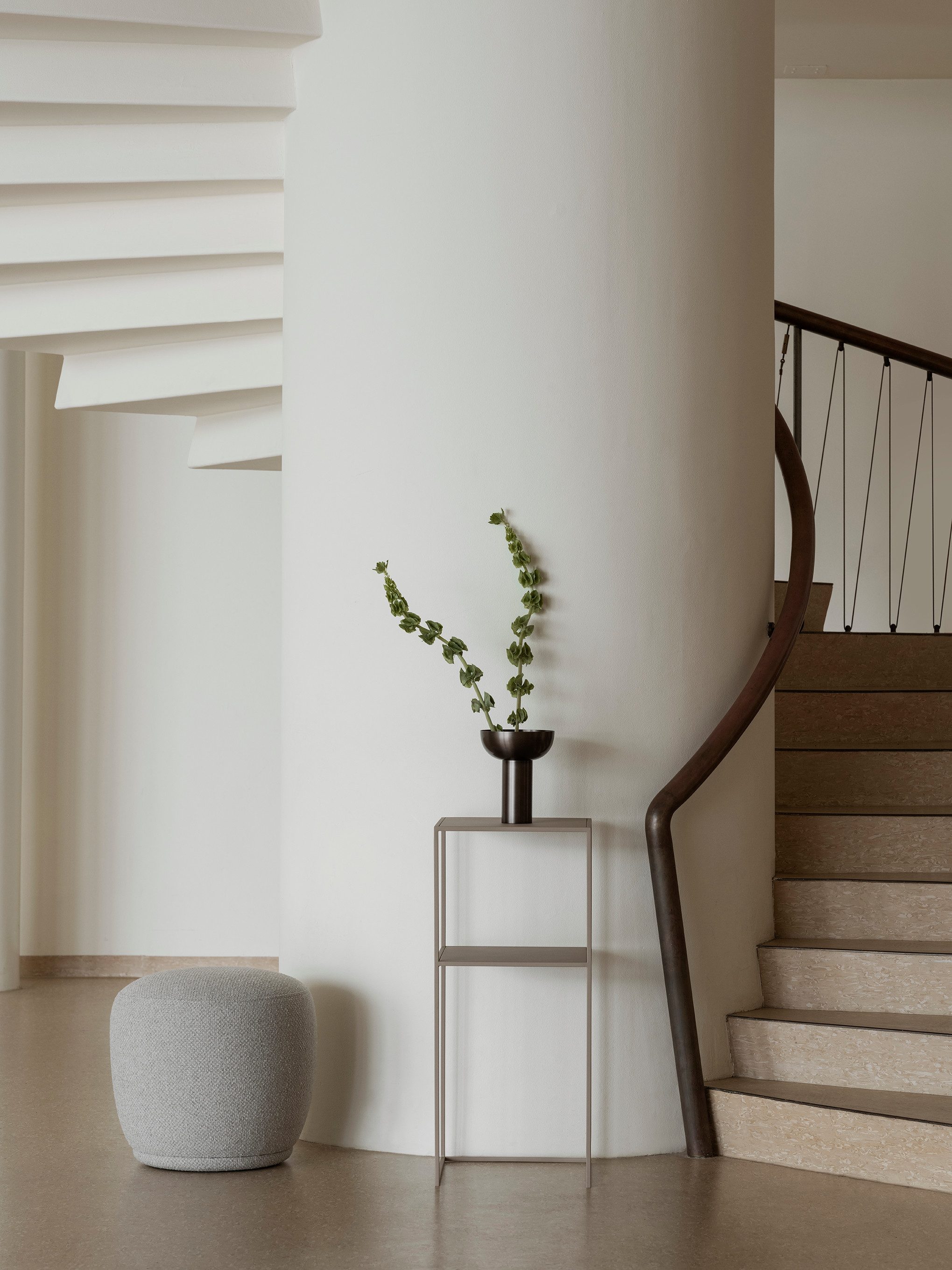 blomus Blumenständer Podest -FERA- Blumenhocker, Pflanzenpodest, Zeitlos, Hochwertige Verarbeitung