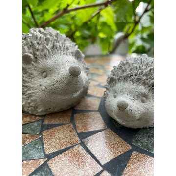 ZGM Gartenfigur Betonfigur Igel FRITZI - handgefertigte Dekoration für Garten und Haus, handgefertigte Dekoration für Garten und Haus