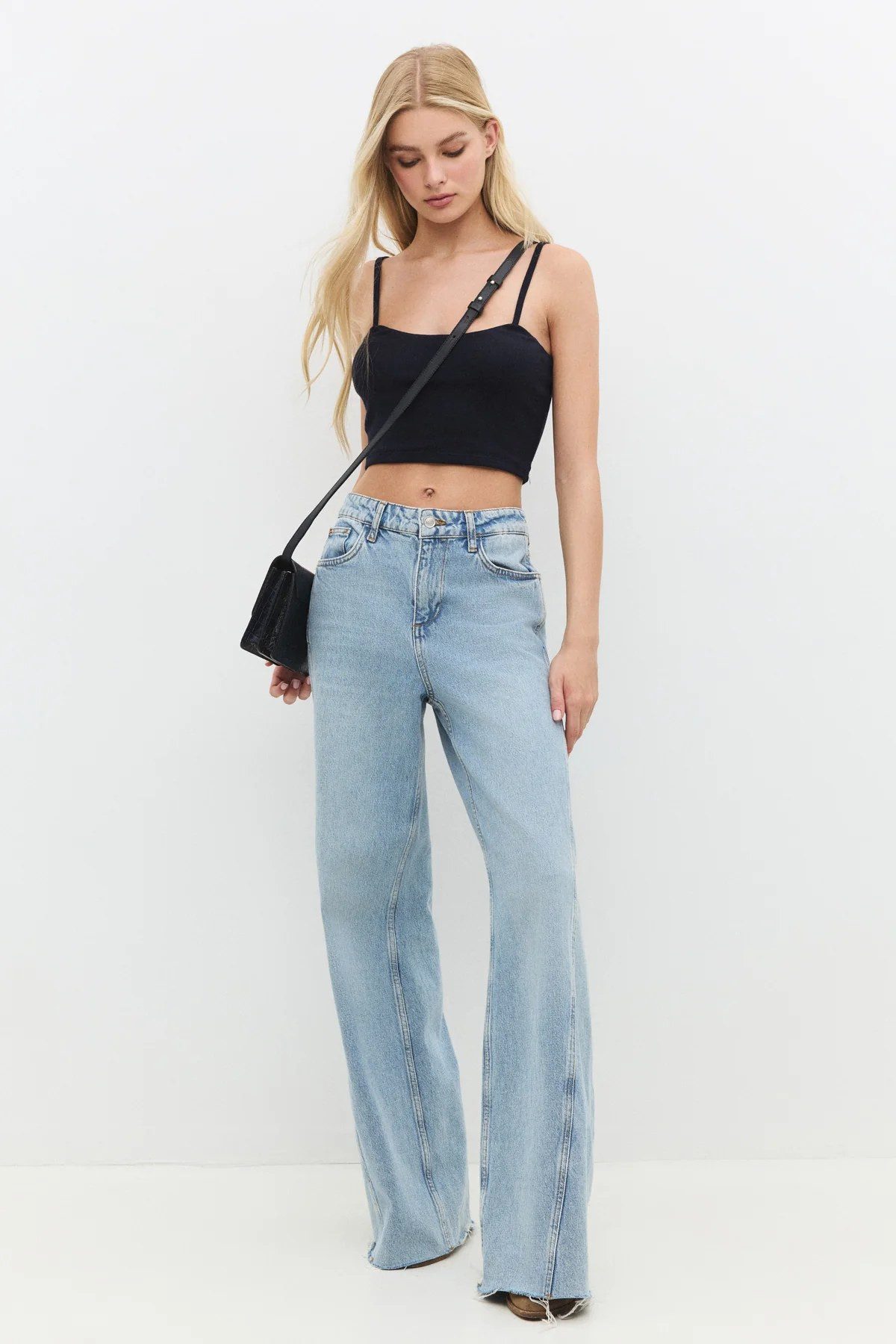 No Matter What T-Shirt Crop-Top mit eckigem Ausschnitt und dünnen Trägern