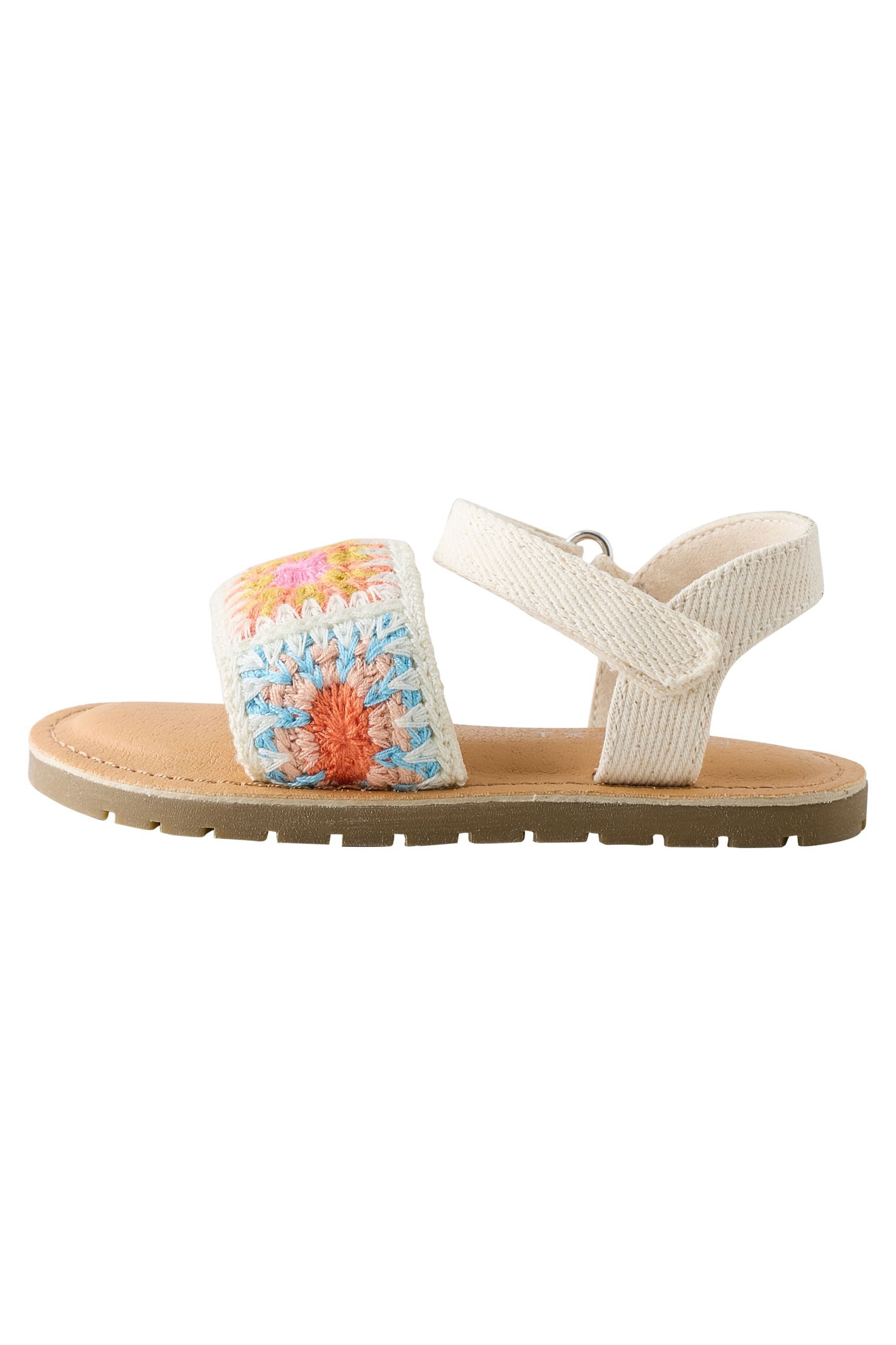 Next Gehäkelte Sandalen mit Klettverschluss Sandale