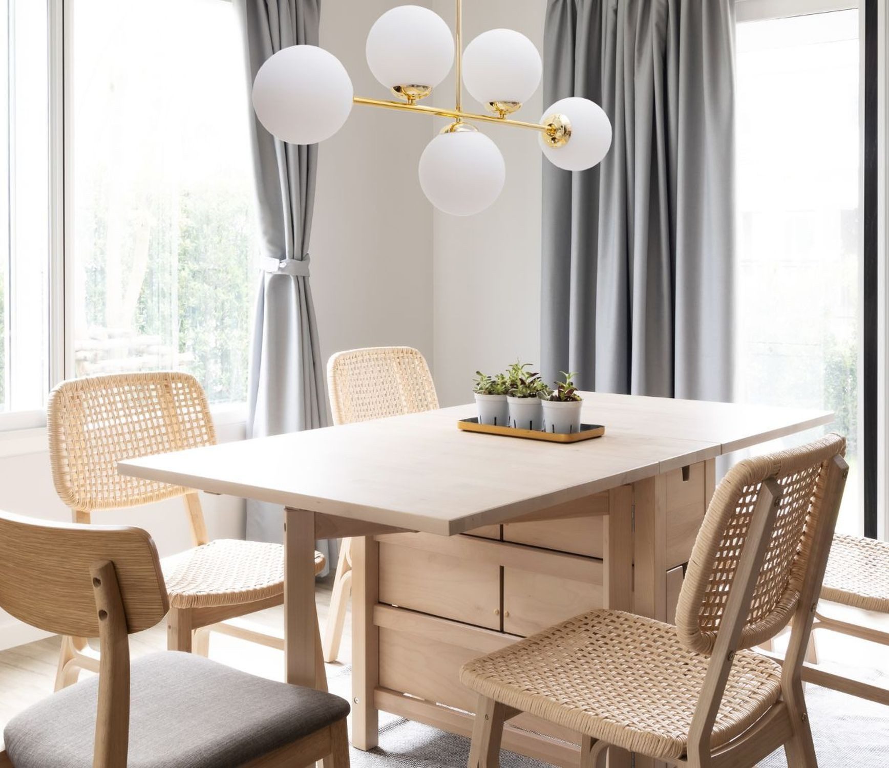 Licht-Erlebnisse Deckenleuchte DEKUT, ohne Leuchtmittel, Glas Metall in Gold Weiß E27 Kugel Schirm Modern