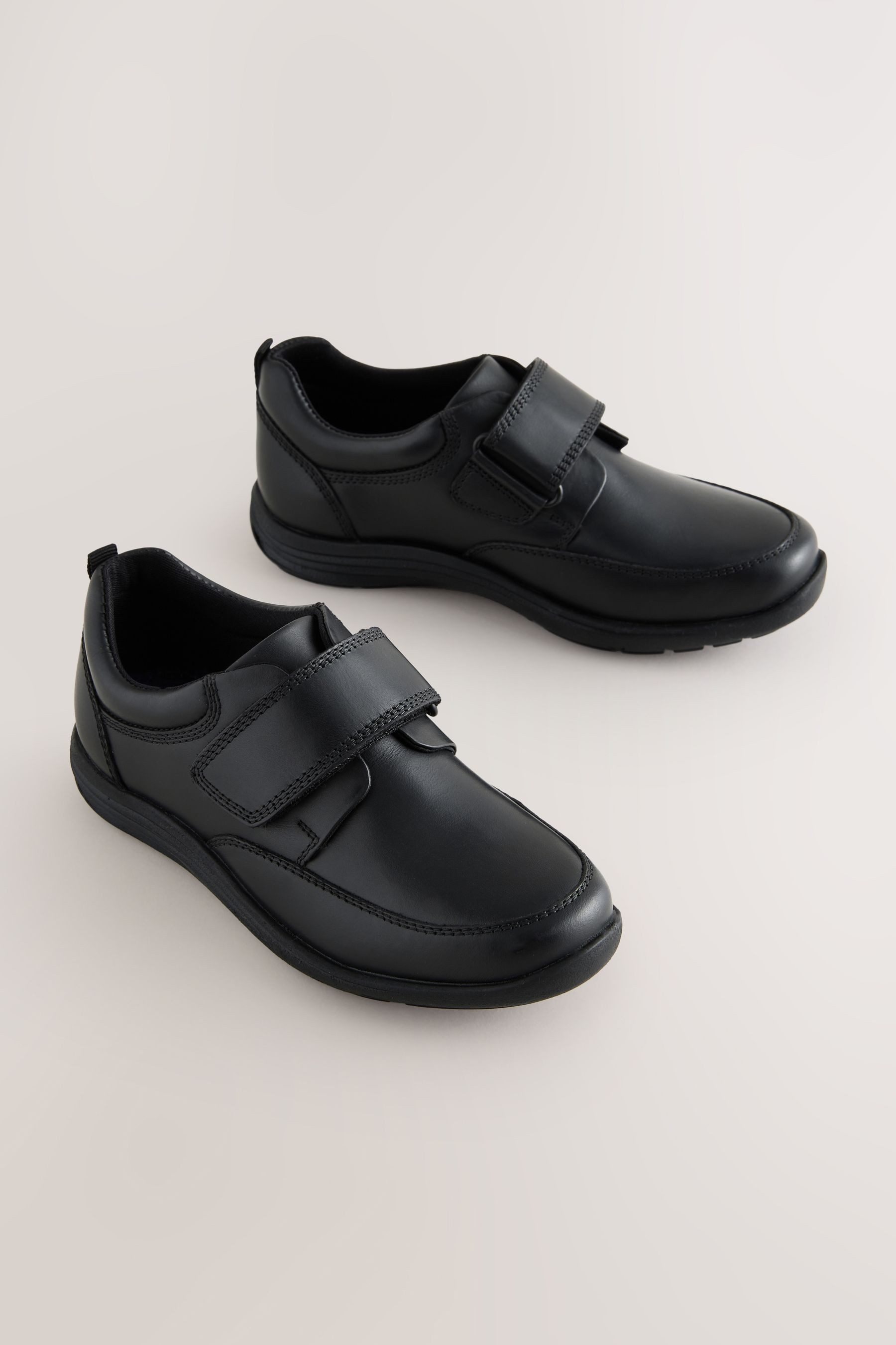Next Lederschuhe mit 1 Klettverschluss, weite Passform Klettschuh (1-tlg)