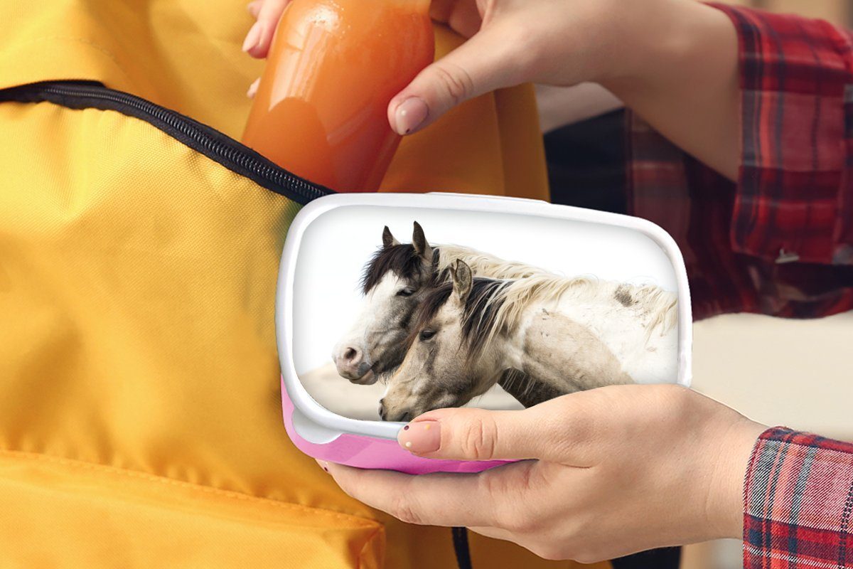 MuchoWow Lunchbox Porträt Kunststoff, von zwei Kunststoff Brotbox Snackbox, für rosa Mädchen, Erwachsene, Brotdose (2-tlg), Kinder, Wildpferden