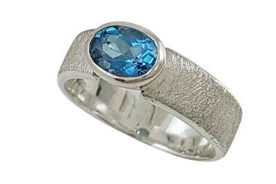 ALUNA Silberring Blautopas London Blue im Facettenschliff, eismattiert gebürstet - Handgefertigt in der Goldschmiede - ri0231x7
