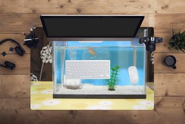 MuchoWow Gaming Mauspad Zwei Fische in einem Aquarium (1-St), Büro für Tastatur und Maus, Mousepad Gaming, 90x60 cm, XXL, Großes