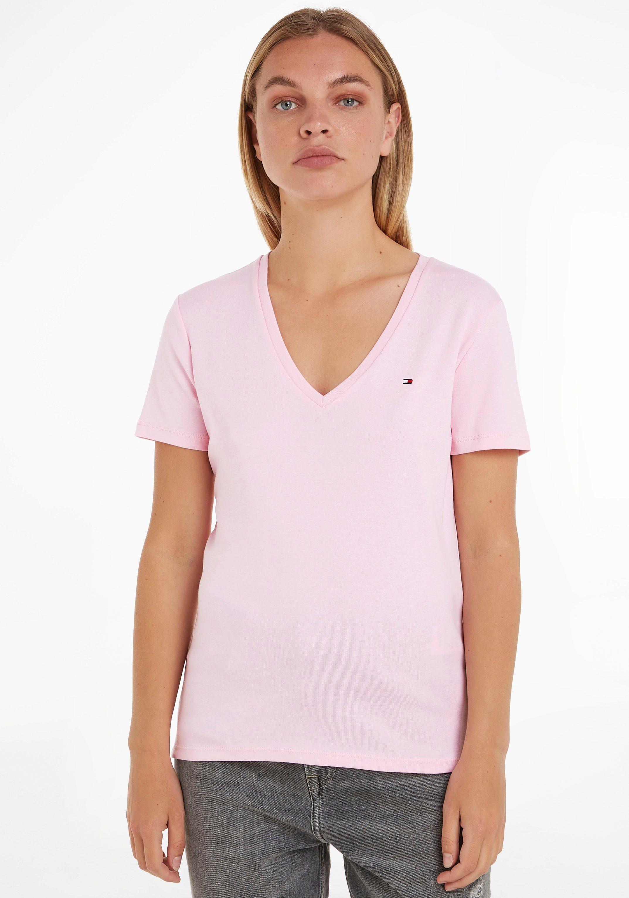 Logostickerei V-NECK SS mit Hilfiger RIB Pink Tommy Pastel dezenter SLIM CODY T-Shirt