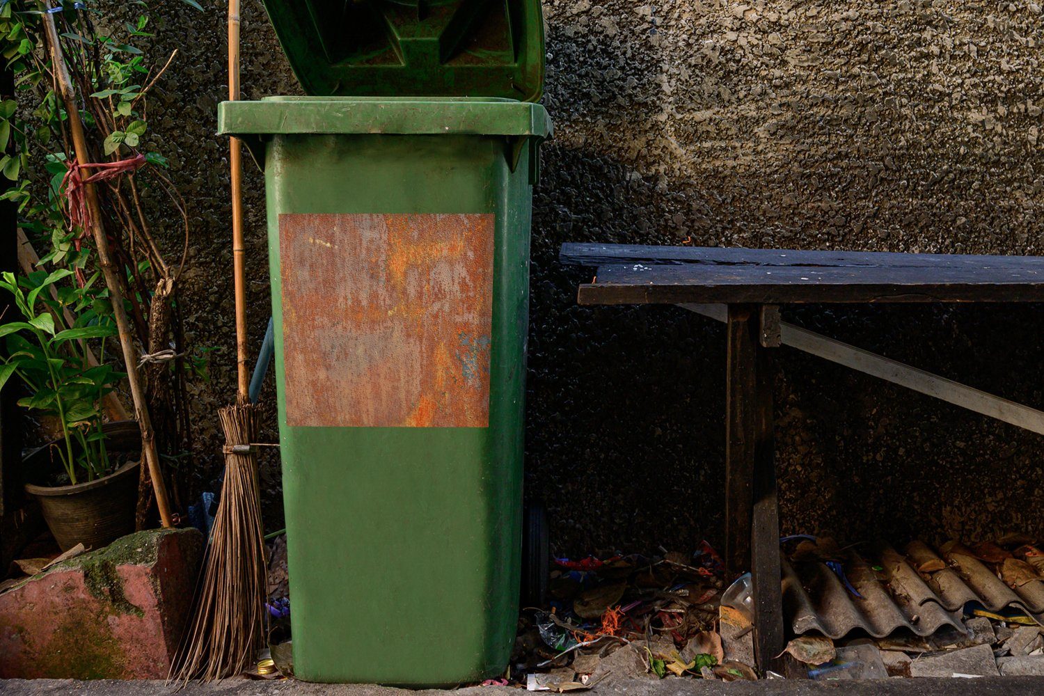 - Abfalbehälter MuchoWow - Mülleimer-aufkleber, - Container, Mülltonne, Rost Sticker, Industriell Eisen (1 Alt Wandsticker St),