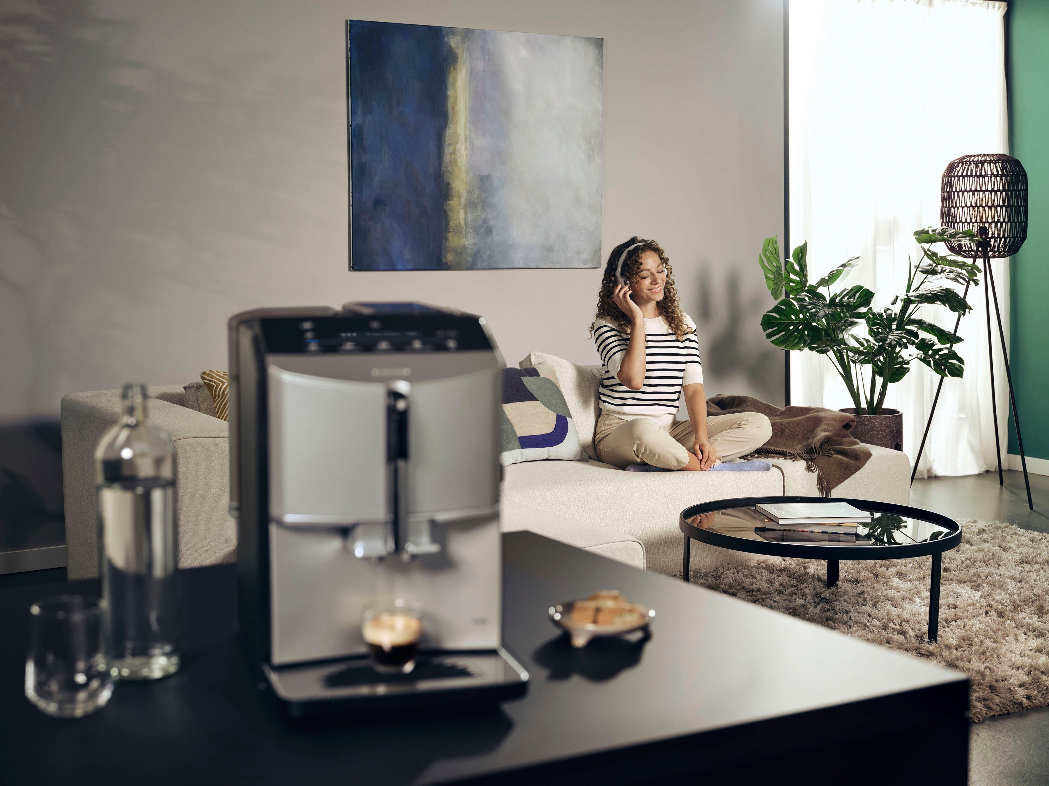 SIEMENS Kaffeevollautomat TF303E07, Siemens EQ300 TF303E07 Kaffeevollautomat Inox 15 bar milkPerfect