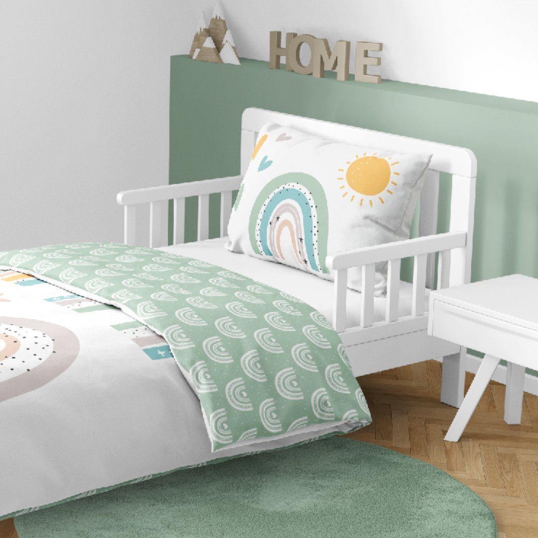 MTOnlinehandel Babybettwäsche Regenbogen Sonne Sterne & Herz 100x135 + 40x60 cm, 100 % Baumwolle, Renforcé, 2 teilig, Kleinkinderbettwäsche mit Reißverschluss