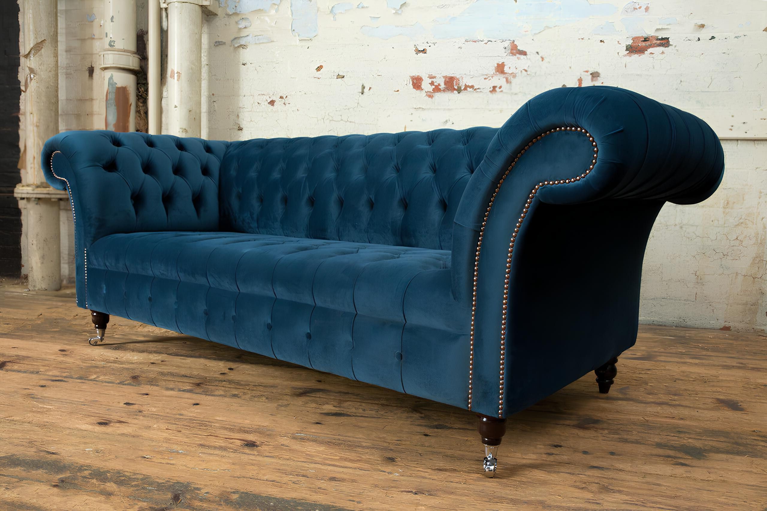 Xlmoebel Chesterfield-Sofa Luxuriöses Samt-Sofa im Chesterfield-Stil mit edlem Look, Hergestellt in Europa