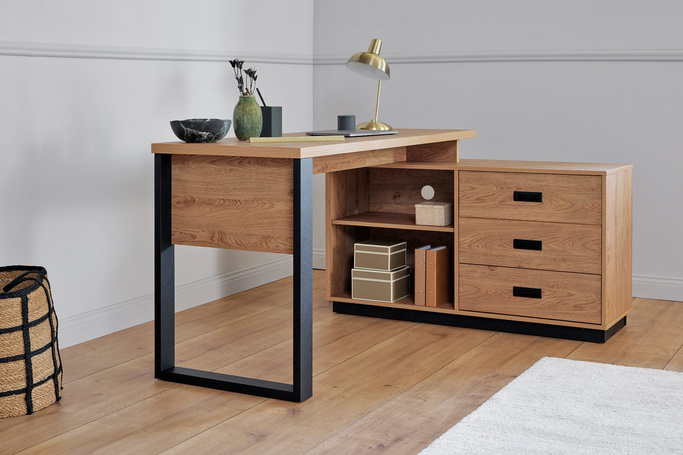 Jahnke Eckschreibtisch RIVA C 150 E (1-St), wechselseitig montierbar, Stauraum & Kabeldurchführung, Breite 150 cm