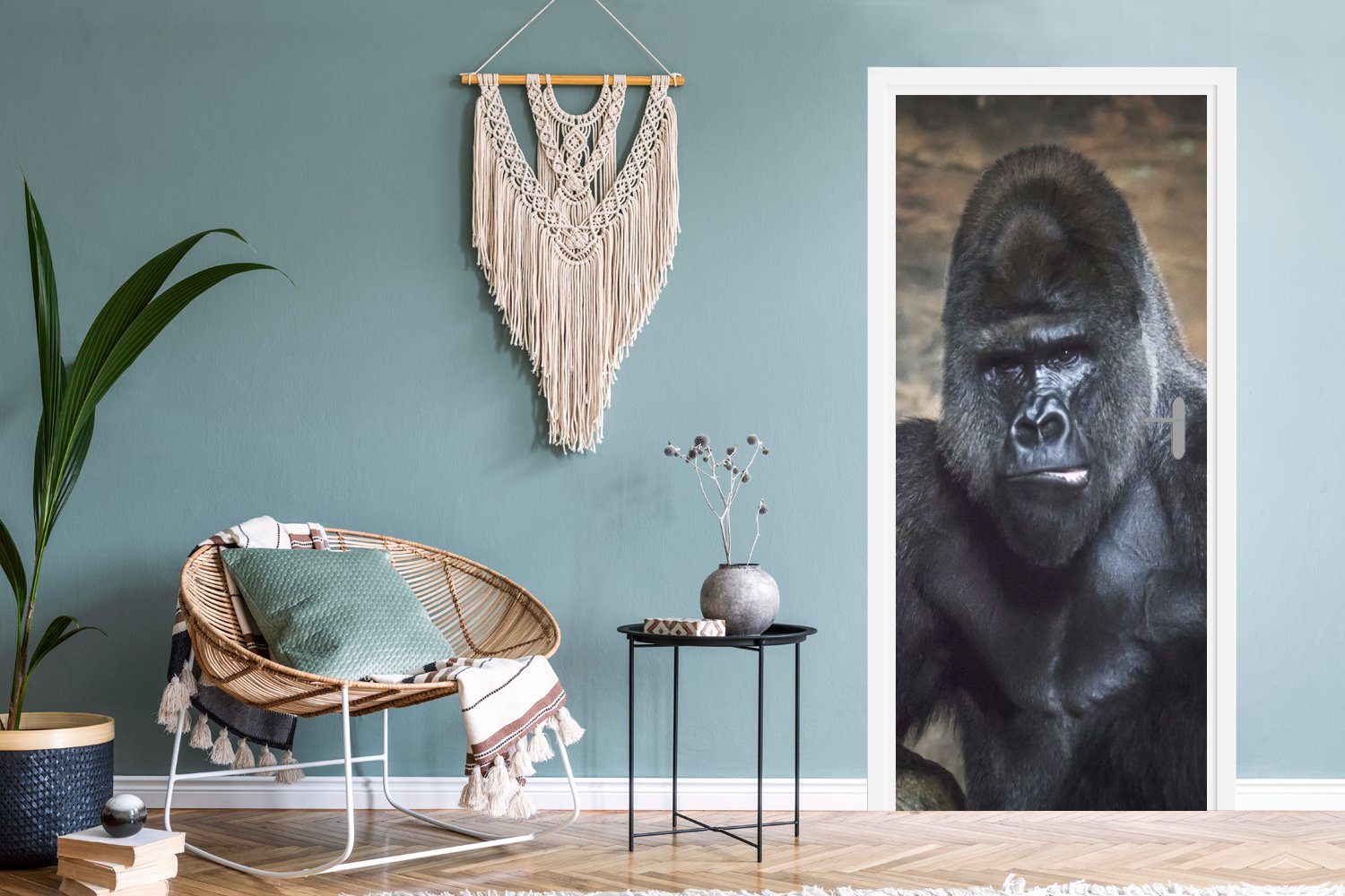 Matt, eines bedruckt, Türaufkleber, 75x205 Fototapete Gorillas, Türtapete cm Porträtbild schwarzen MuchoWow für Tür, (1 St),