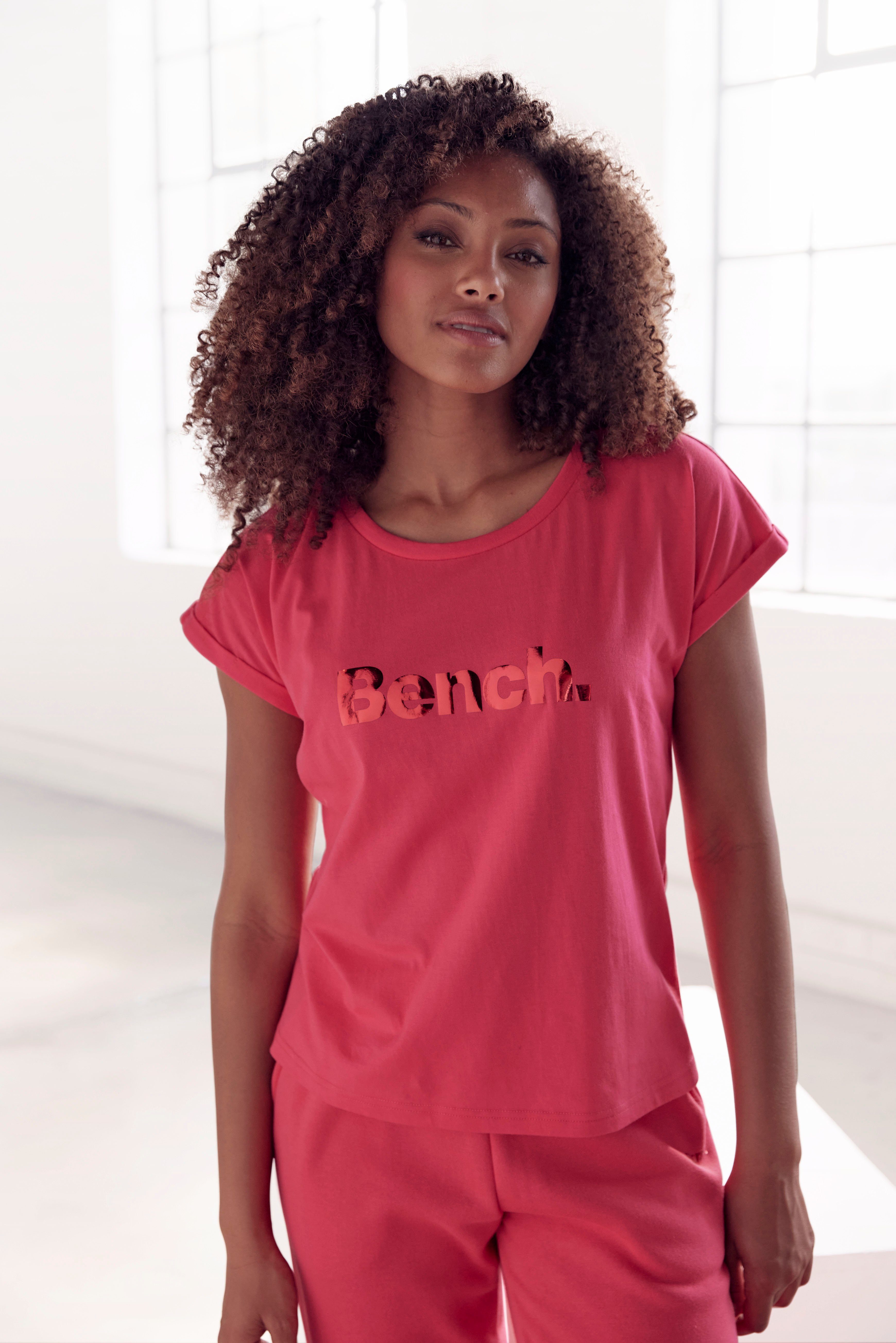 Loungeshirt pink mit Bench. Logodruck, glänzendem Loungewear T-Shirt -Kurzarmshirt, Loungewear