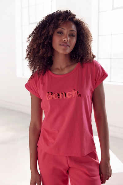 Bench. Loungewear T-Shirt -Kurzarmshirt, Loungeshirt mit glänzendem Logodruck, Loungewear