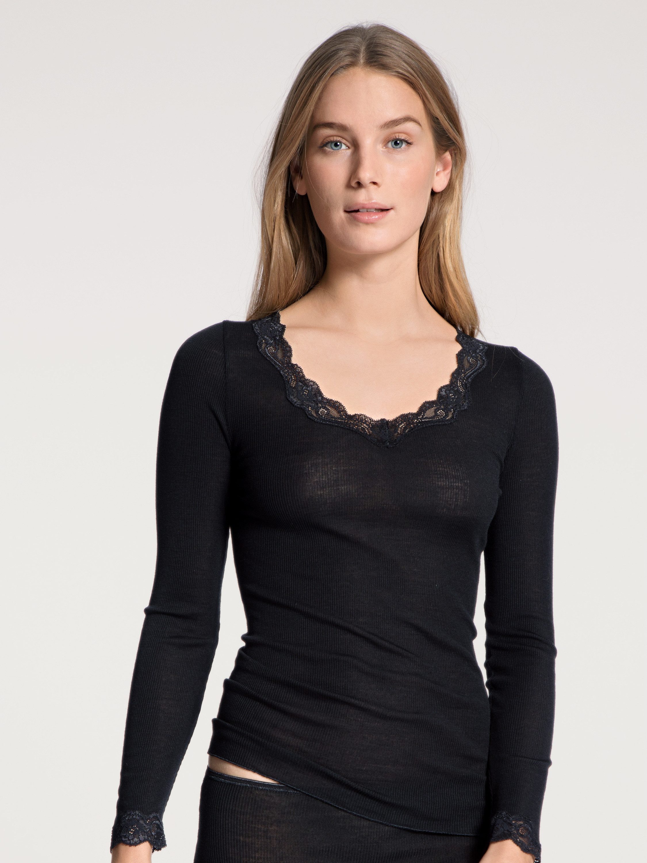 CALIDA Unterziehshirt Richesse Lace Damen (1-St) aus Wolle-Seide, Feinripp, temperaturausgleichend, geruchshemmend