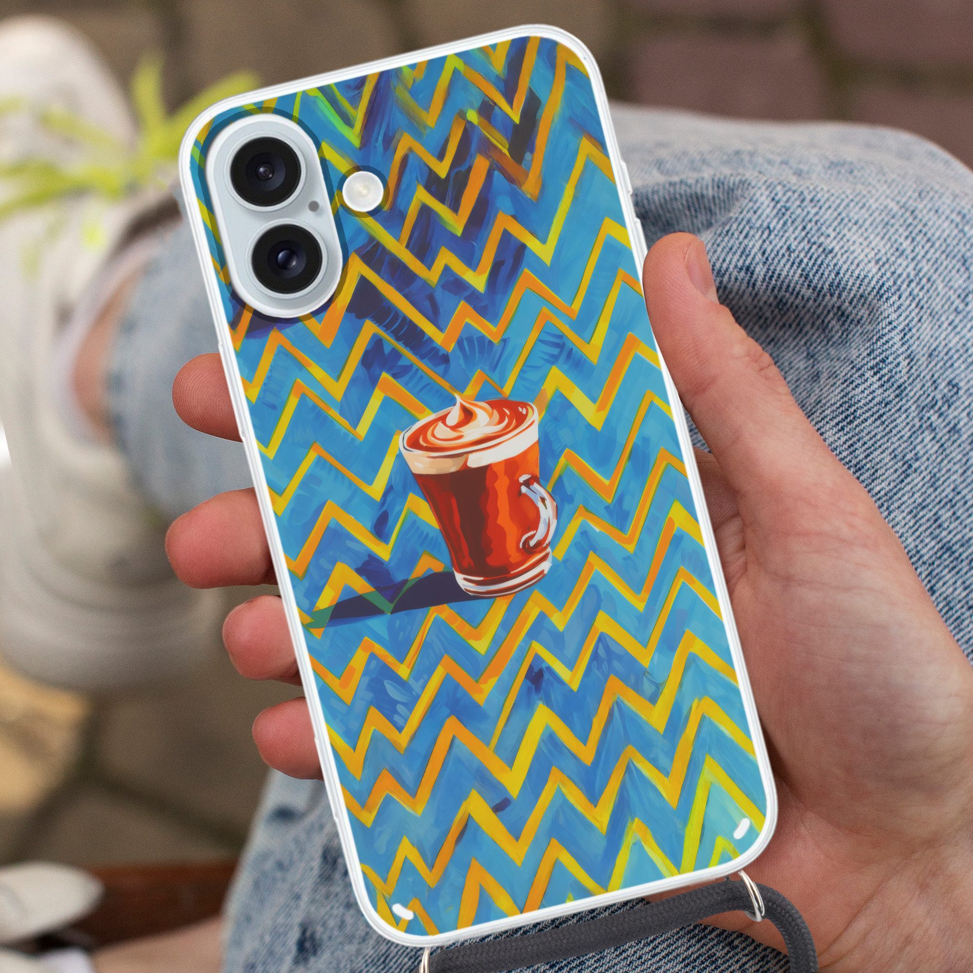 MuchoWow Handyhülle für Apple iPhone 16 Plus Becher - Kaffee - Zickzack - Schlagsahne, Tragbare Handyhüllen mit Kette zum umhängen, Handykette Handyband