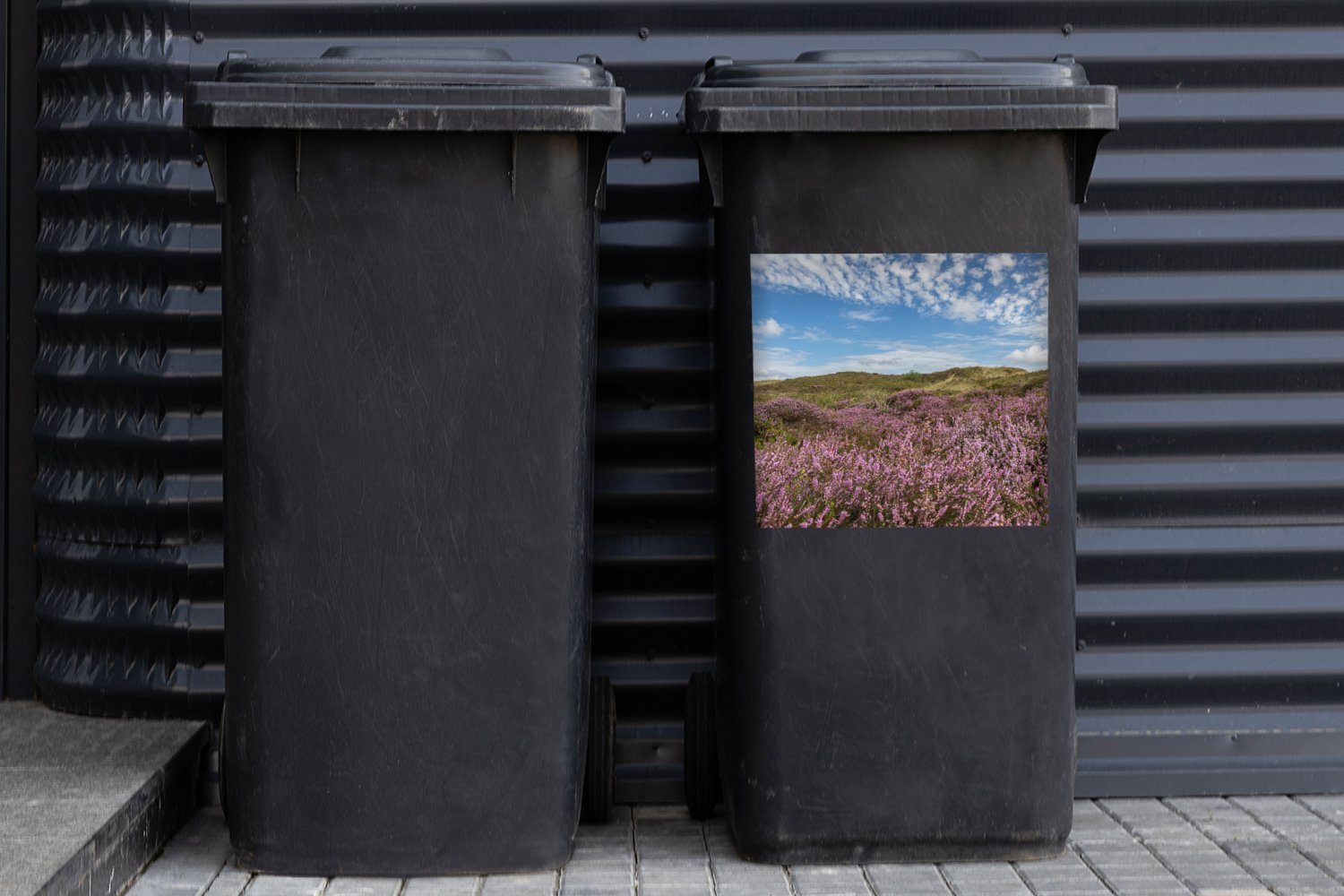 Wandsticker Dünen St), in MuchoWow Blühendes Container, Mülleimer-aufkleber, Abfalbehälter (1 von Heidekraut Mülltonne, den Sticker, Texel