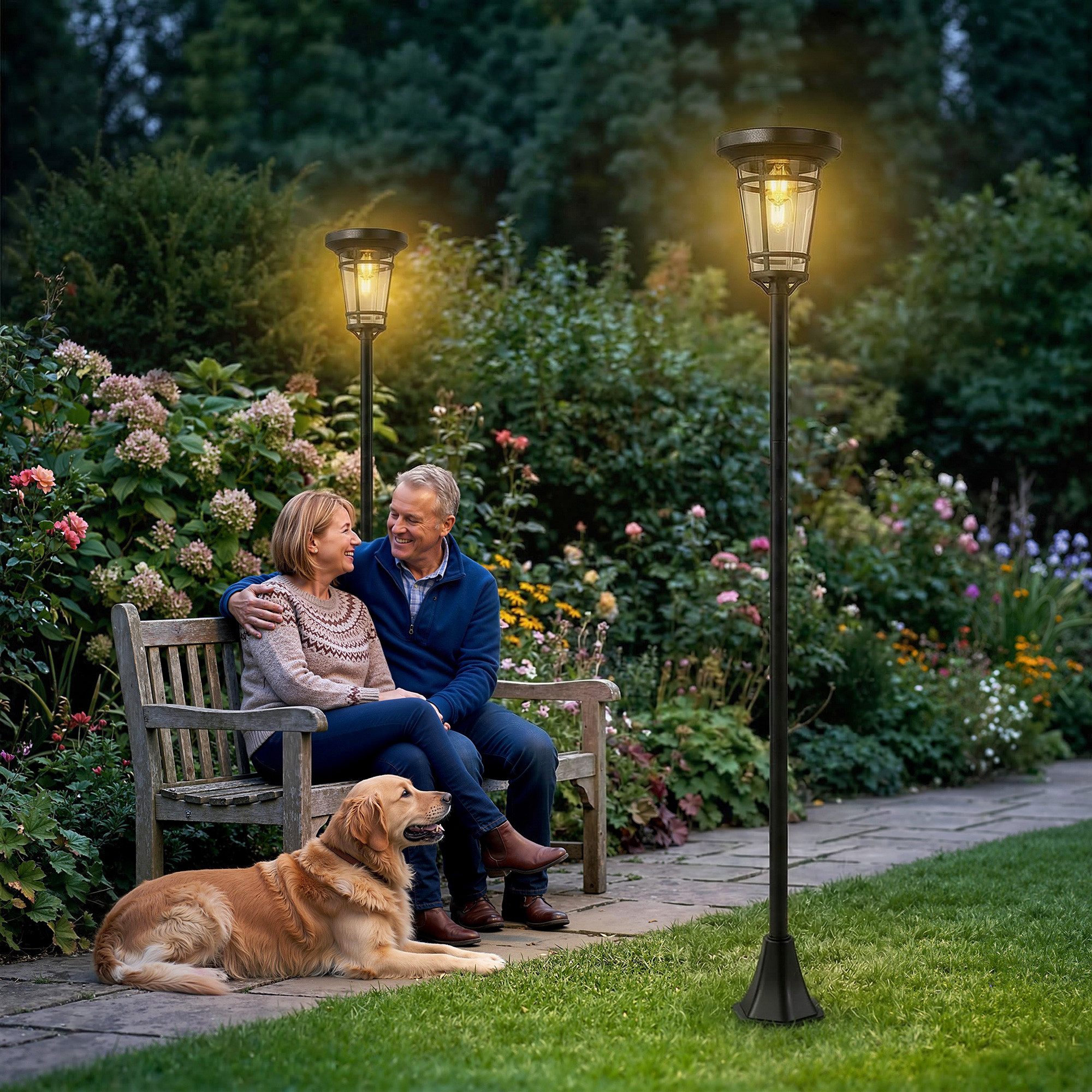 Outsunny Außen-Stehlampe Solar Laterne 2er-Set 180cm Höhenverstellbar Gartenlaterne, mehrere Helligkeitsstufen, Sensorgesteuert, Wetterfest, LED fest integriert, für Garten Balkon