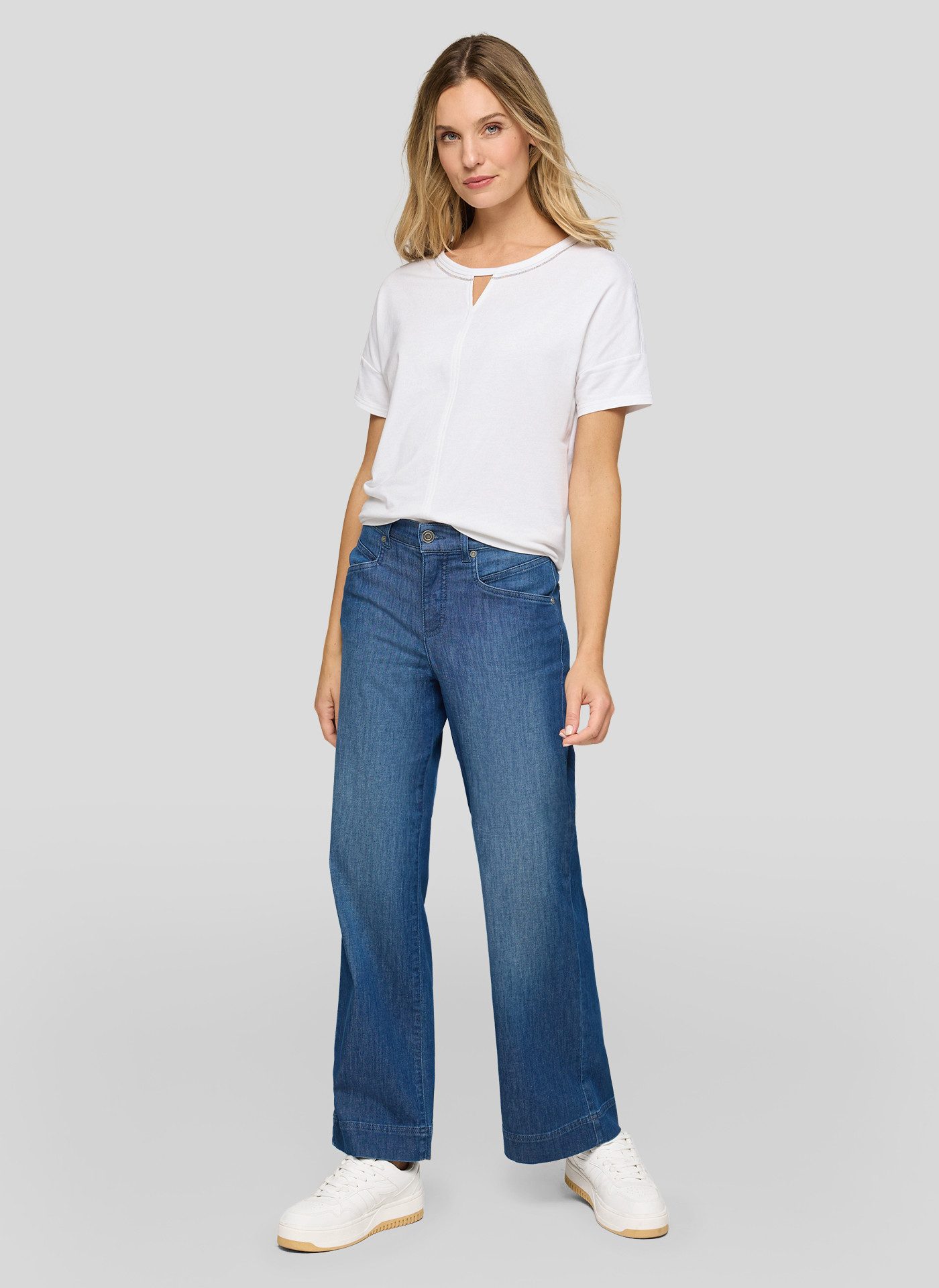 Rabe Kurzarmshirt mit Cut-Out und Glitzer-Detail – Bild 5 von 5