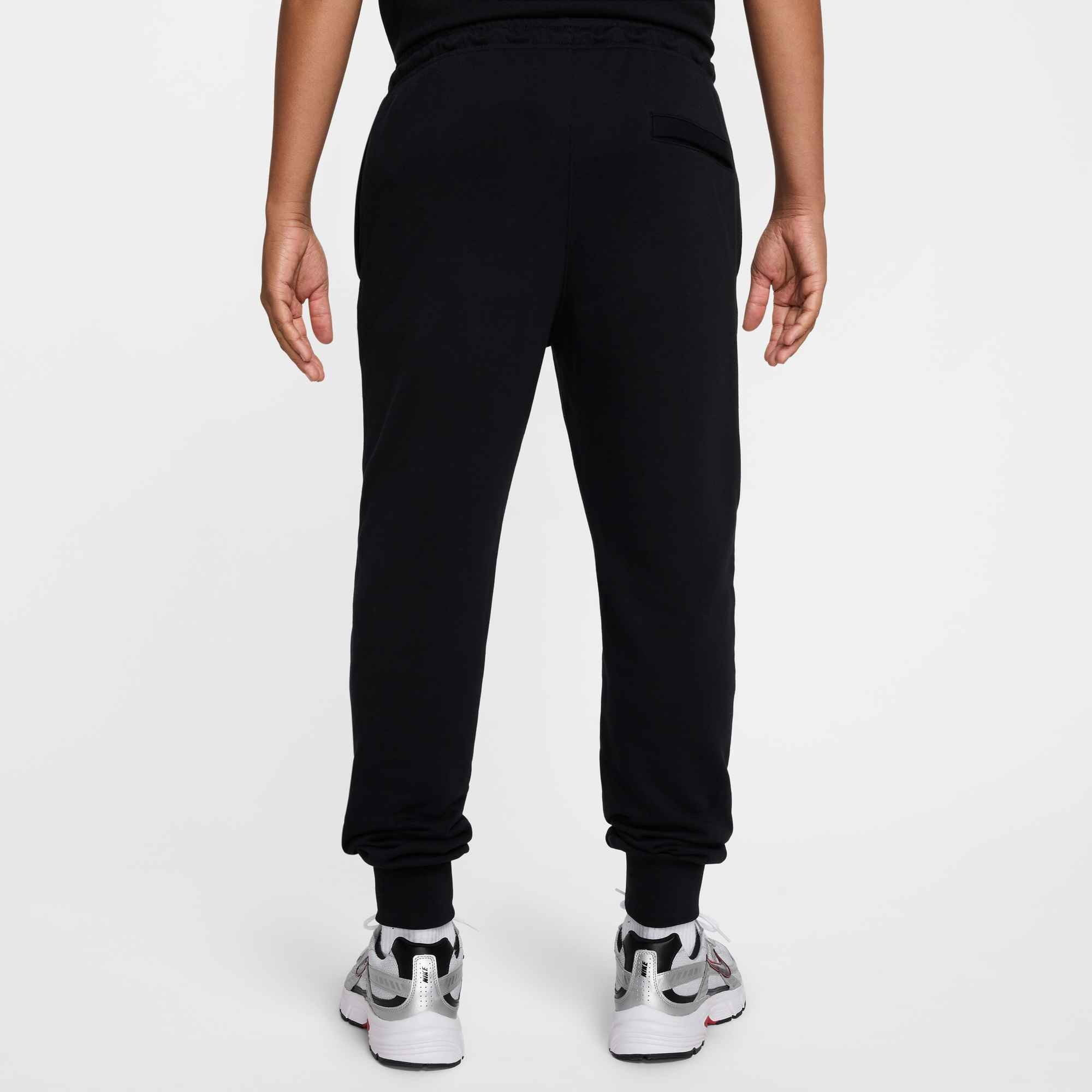 Nike Sportswear Sporthose M NK CLUB FT JOGGER mit Eingrifftaschen und Gesäßtasche mit Druckknopf