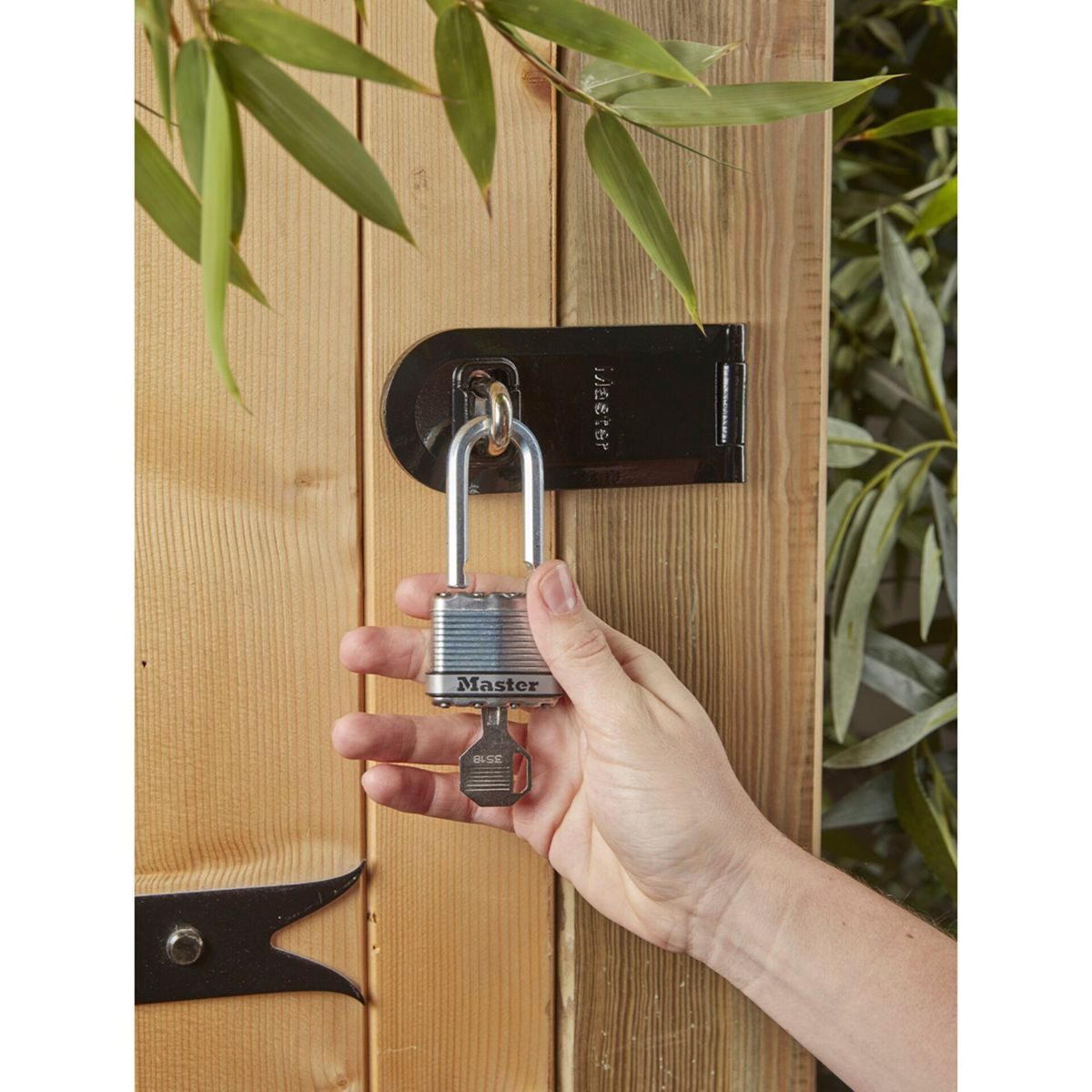 Master Lock Vorhängeschloss mit Korrosionsschutz M1EURDLFCC Diebstahlalarm