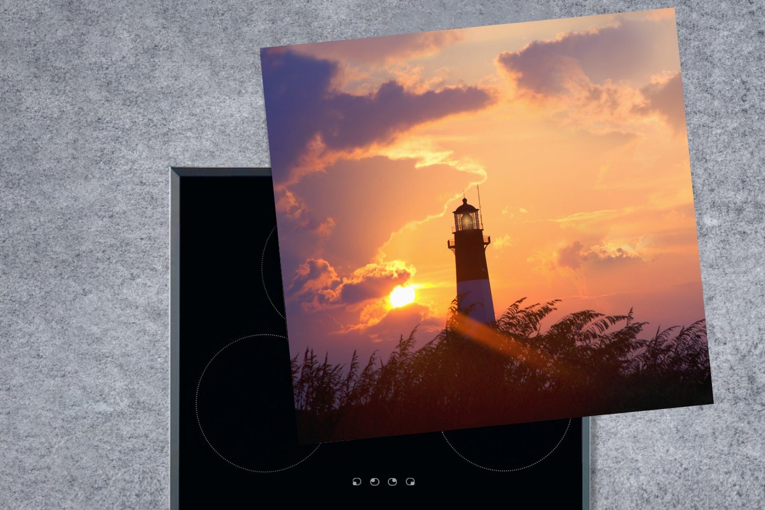 MuchoWow Herdblende-/Abdeckplatte Leuchtturm - Sonne (1 Arbeitsplatte Vinyl, Ceranfeldabdeckung, küche - cm, Gras, 78x78 tlg), für