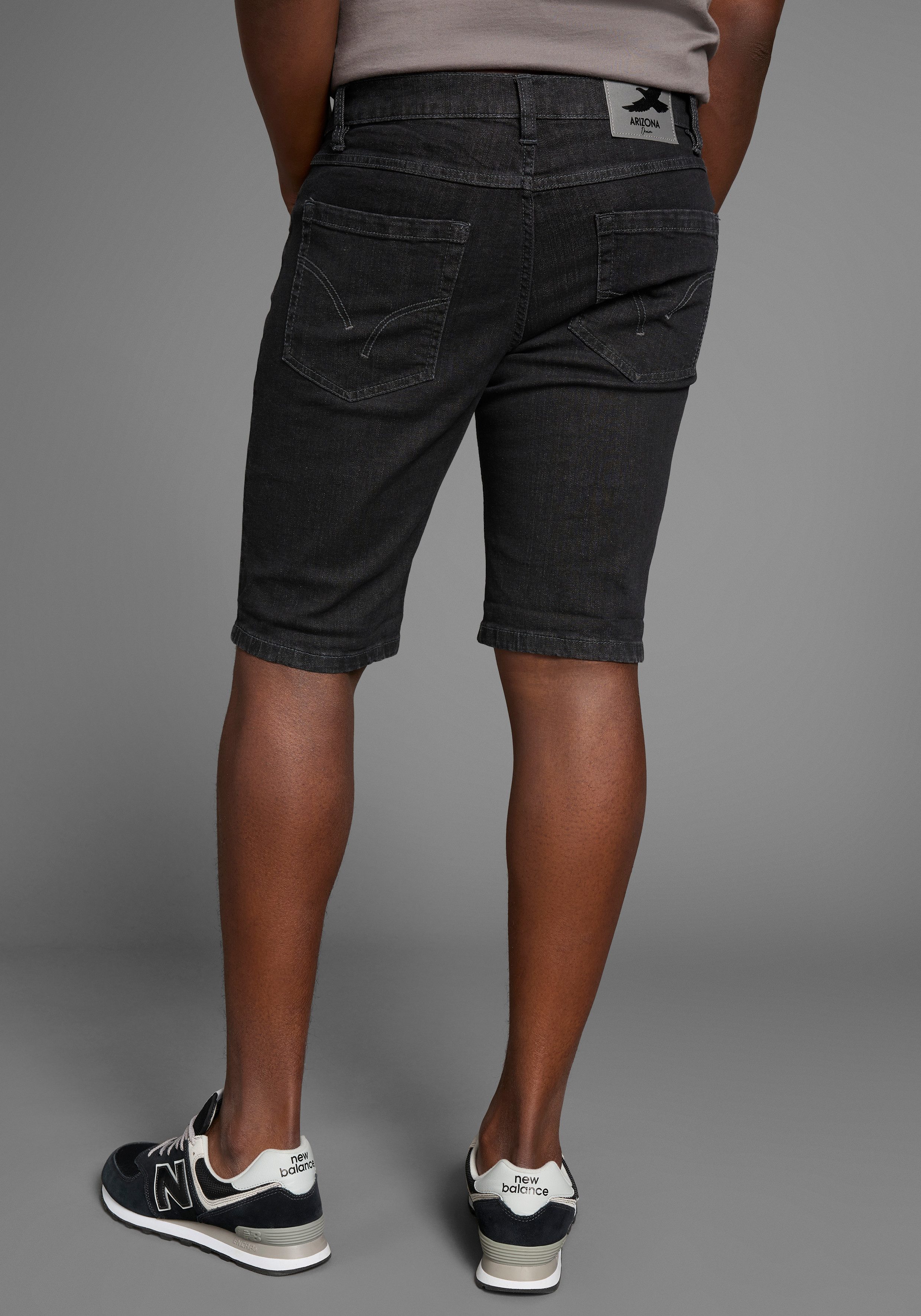 Arizona Jeansshorts, gerader Schnitt, knieumspielende Länge, niedrige Leibh günstig online kaufen