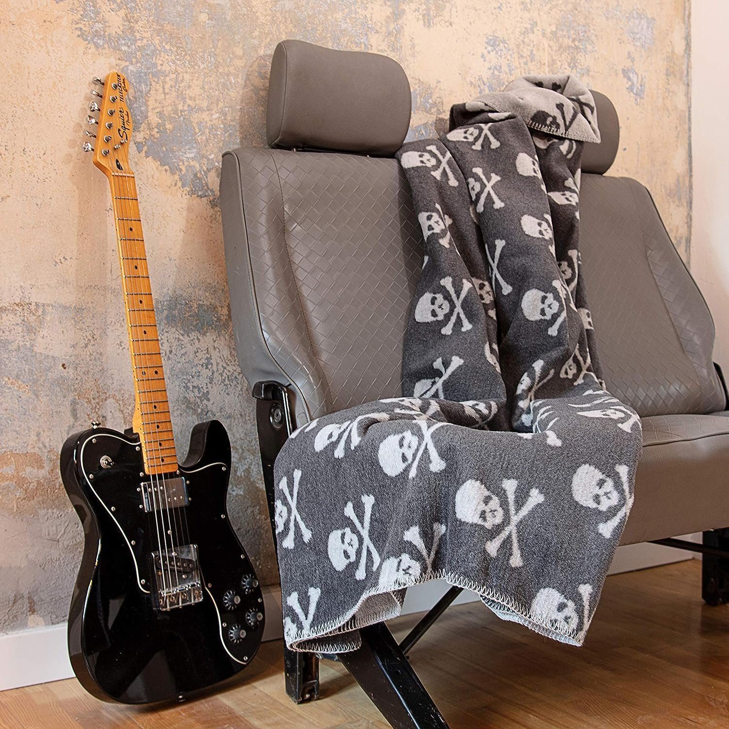 Wolldecke J2HS Kuscheldecke Baumwolle Totenköpfe Grau günstig online kaufen