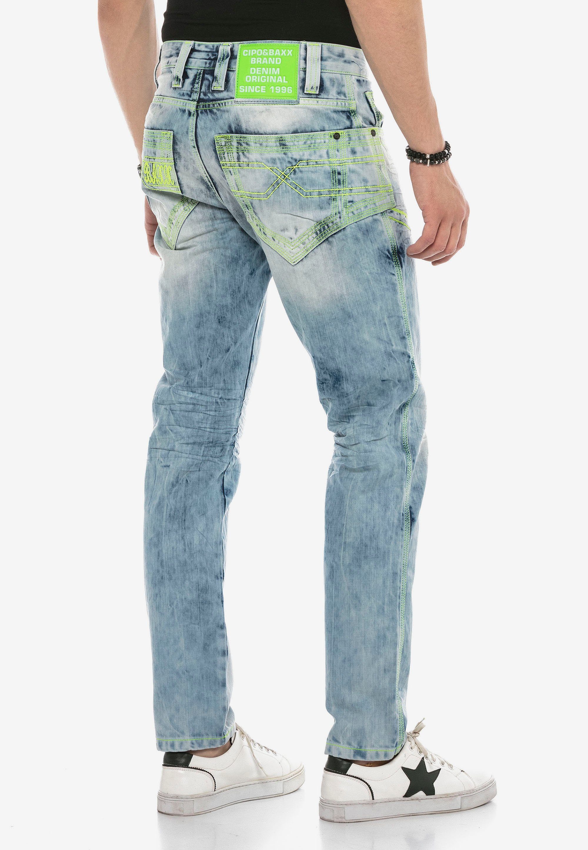 Cipo & Baxx Bequeme Waschung mit heller Jeans