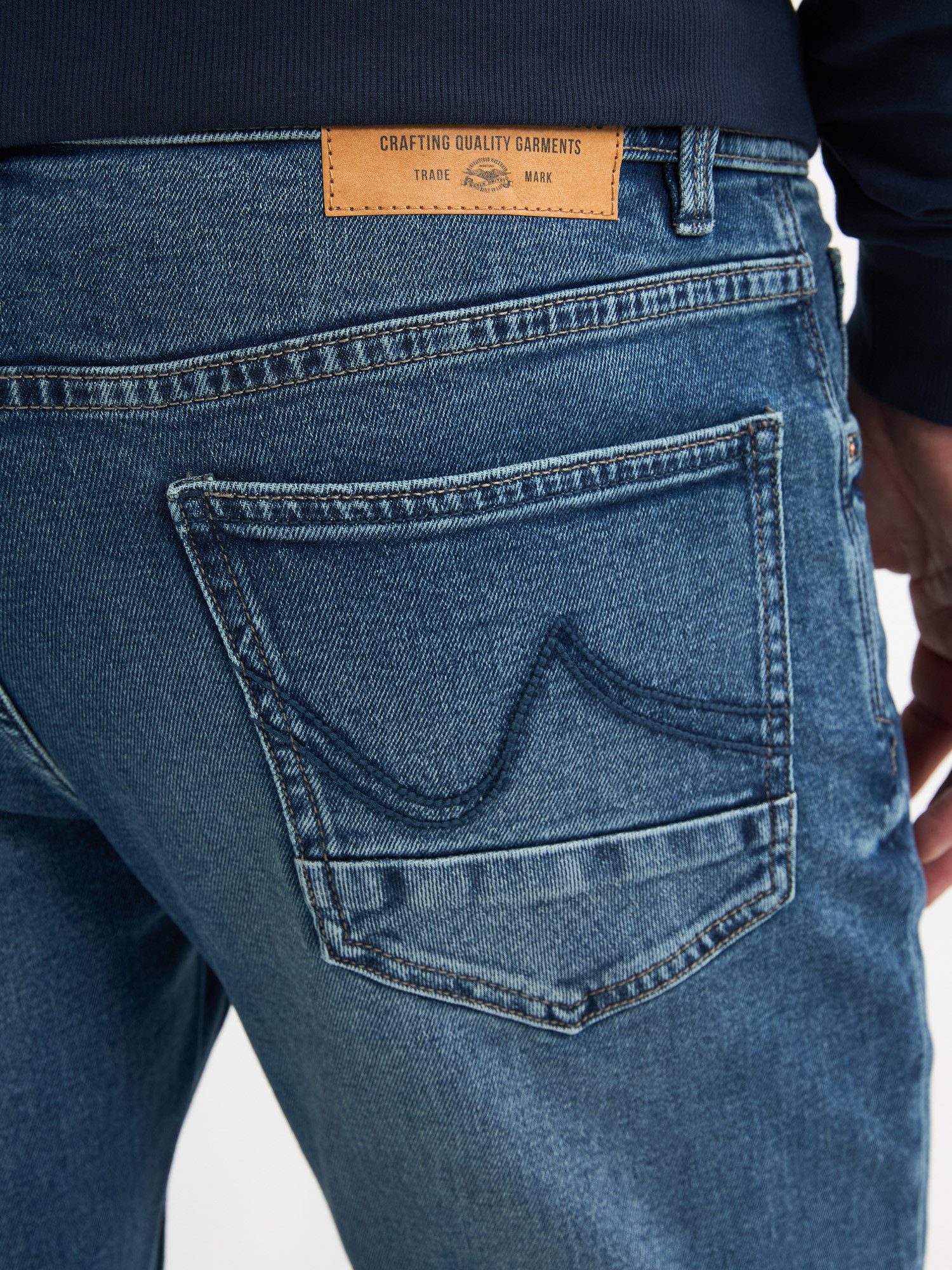 Petrol Industries Straight-Jeans mit optisch 2teiliger Gesäßtasche – Bild 5 von 5