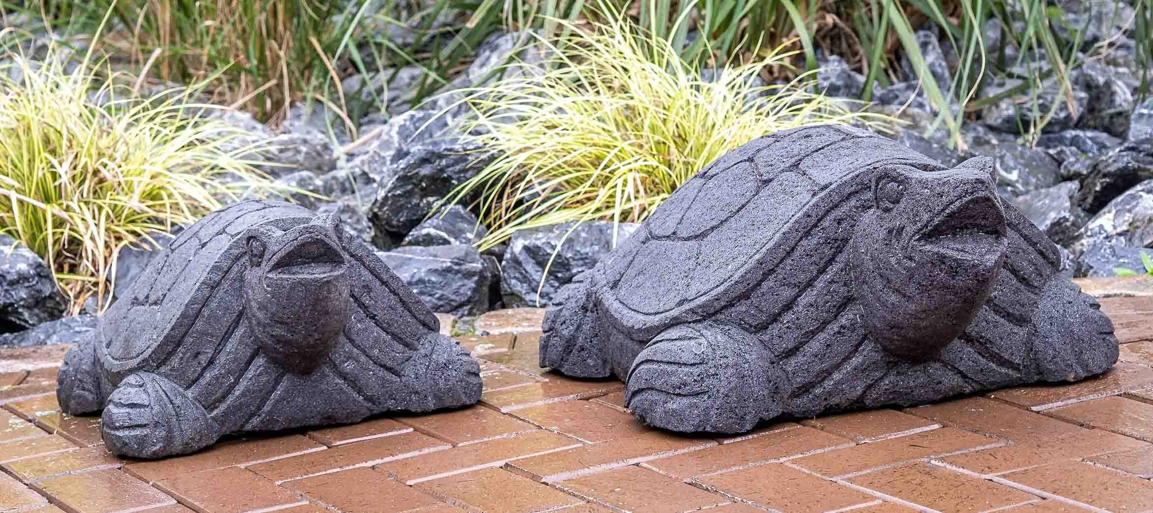 IDYL Gartenfigur IDYL Lavastein Figur Schildkröte, Lavastein– ein Naturprodukt – sehr robust – witterungsbeständig gegen Frost, Regen und UV-Strahlung.