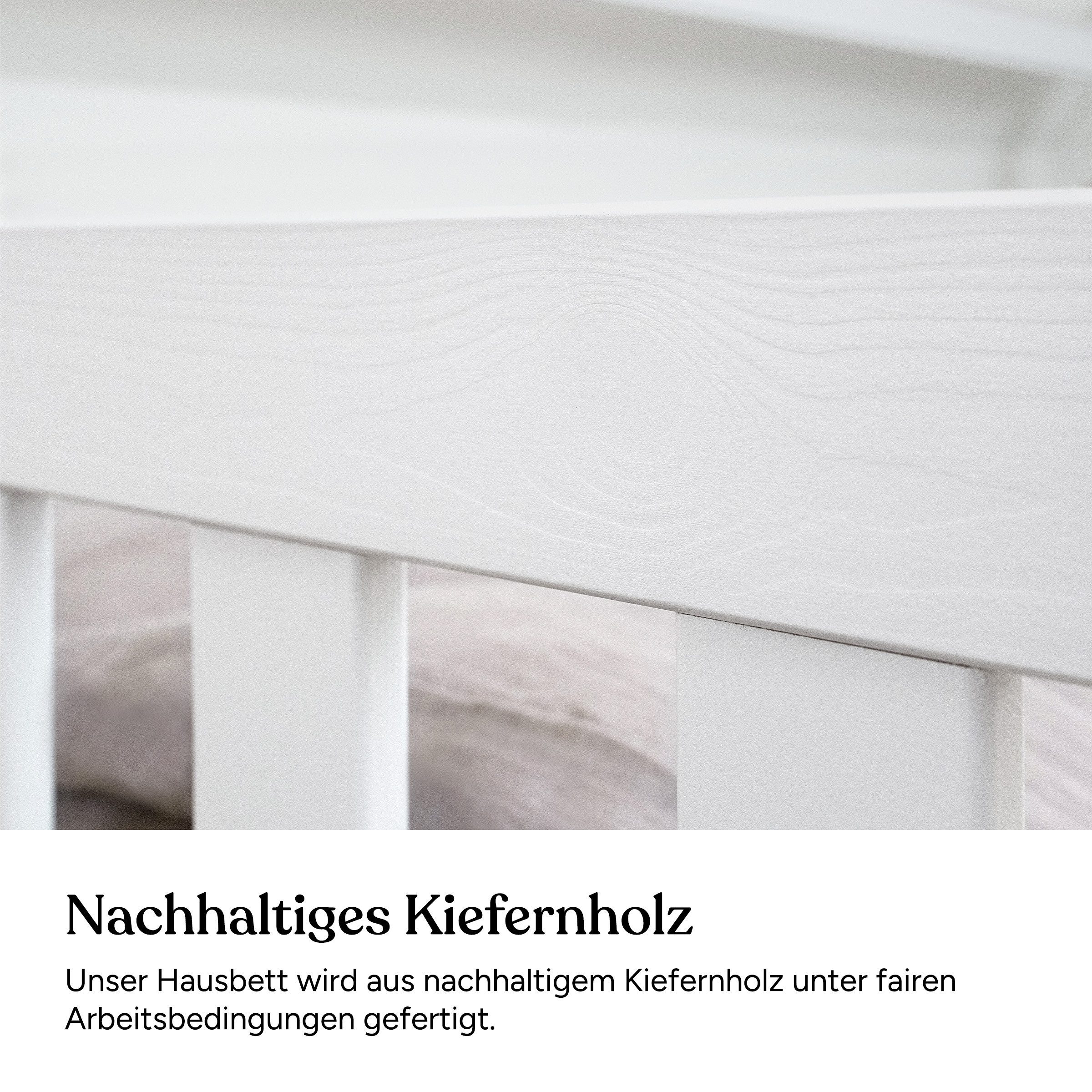 Ehrenkind Hausbett Lille aus massivem Kiefernholz inkl. Rausfallschutz und Rollrost (80x160 Weiß, Hausbett mit optionalem Stauraum), 2 in 1 Aufbau bodentief ode – Bild 5 von 5