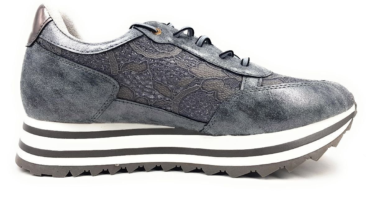 Laufsteg München eleganter Schnürer Schnürschuh