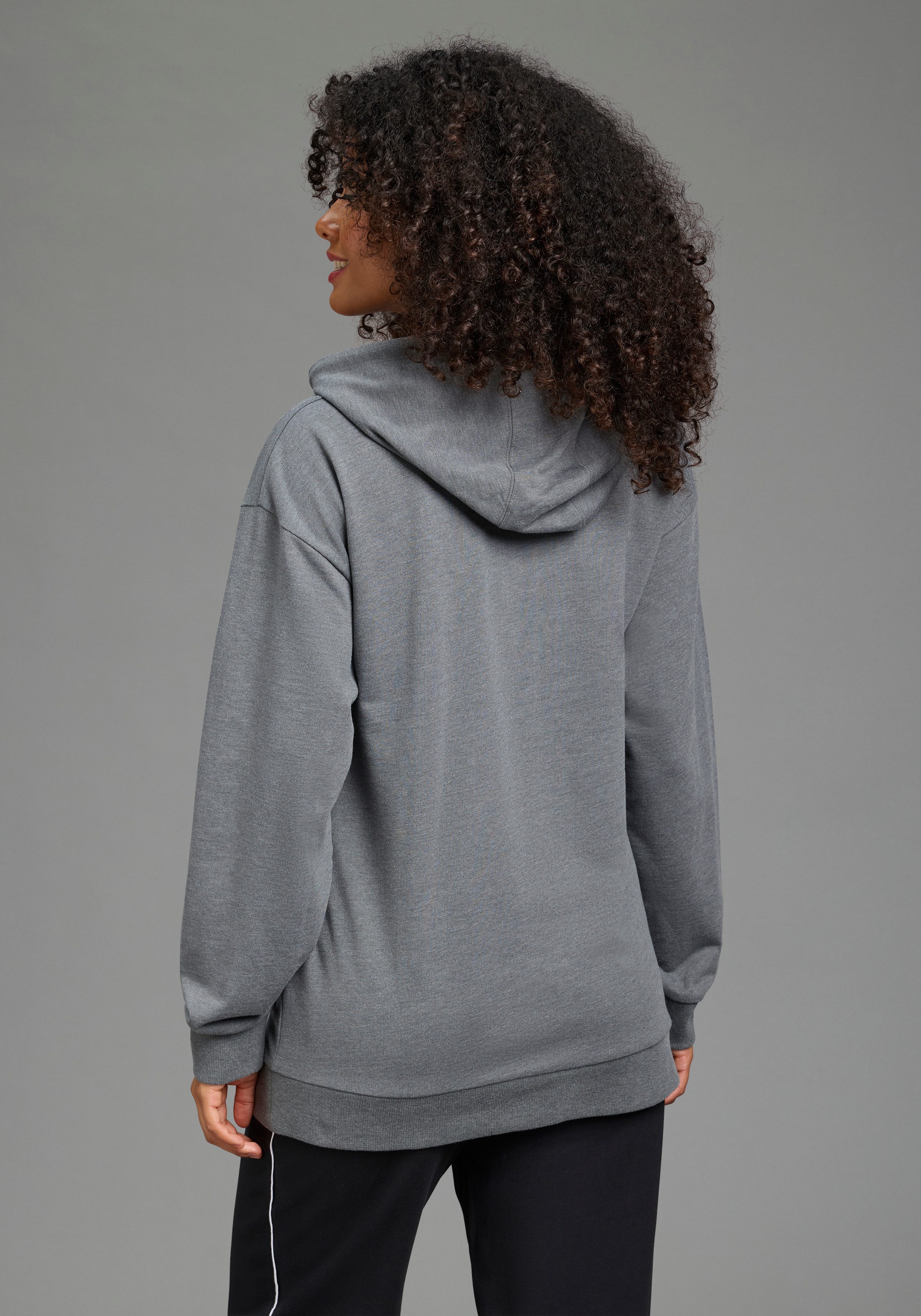 Neun Monate Umstandssweatshirt Kapuzensweatshirt für Schwangerschaft und Stillzeit mit Kapuze, Langarm, aus Baumwolle und Polyester. € 34,99, (€ 34,99 pro 1 Stk).