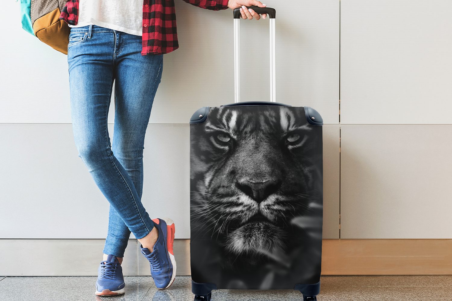 rollen, Handgepäckkoffer im Dschungel Rollen, Tigers Reisekoffer Handgepäck 4 Trolley, mit eines Ferien, MuchoWow weiß, schwarz - Nahaufnahme und für Reisetasche