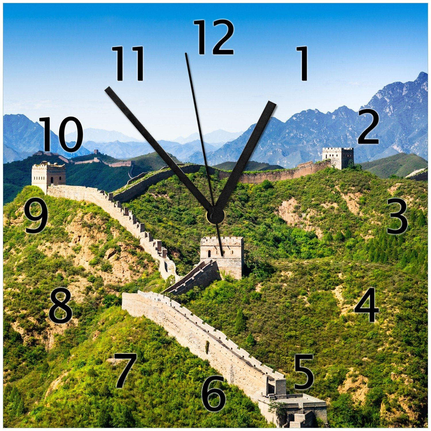 Wallario Wanduhr Die Chinesische Mauer - Wahrzeichen in China im Sommer (Glasuhr)